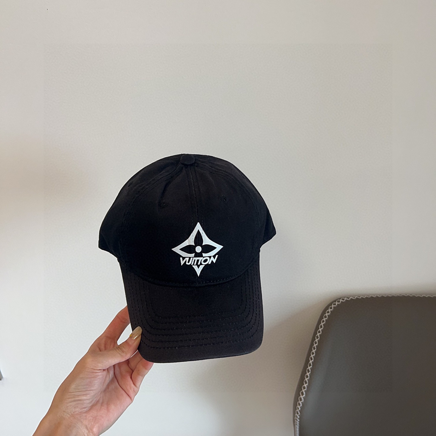 💛配防尘袋。【LV路易威登】2025新款简约大牌棒球帽，经典款，男女通用