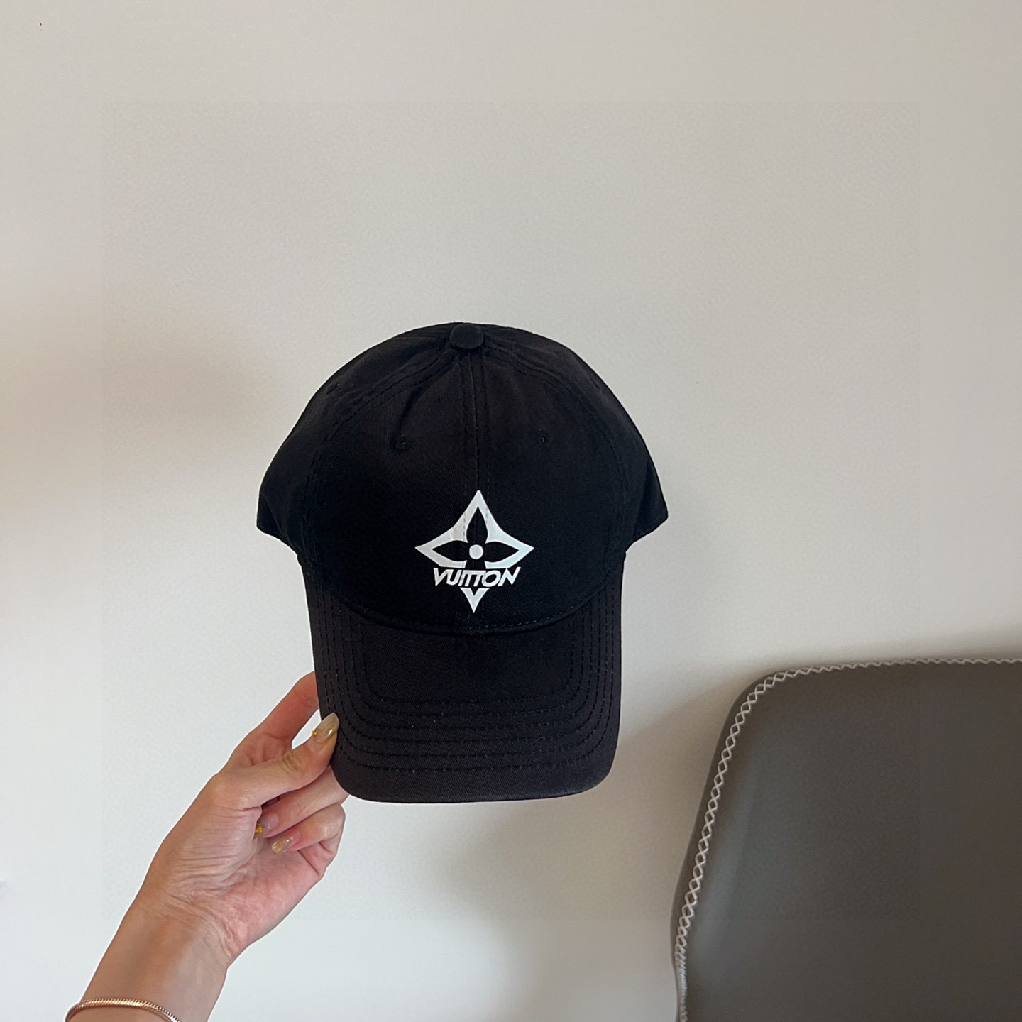 💛配防尘袋。【LV路易威登】2025新款简约大牌棒球帽，经典款，男女通用