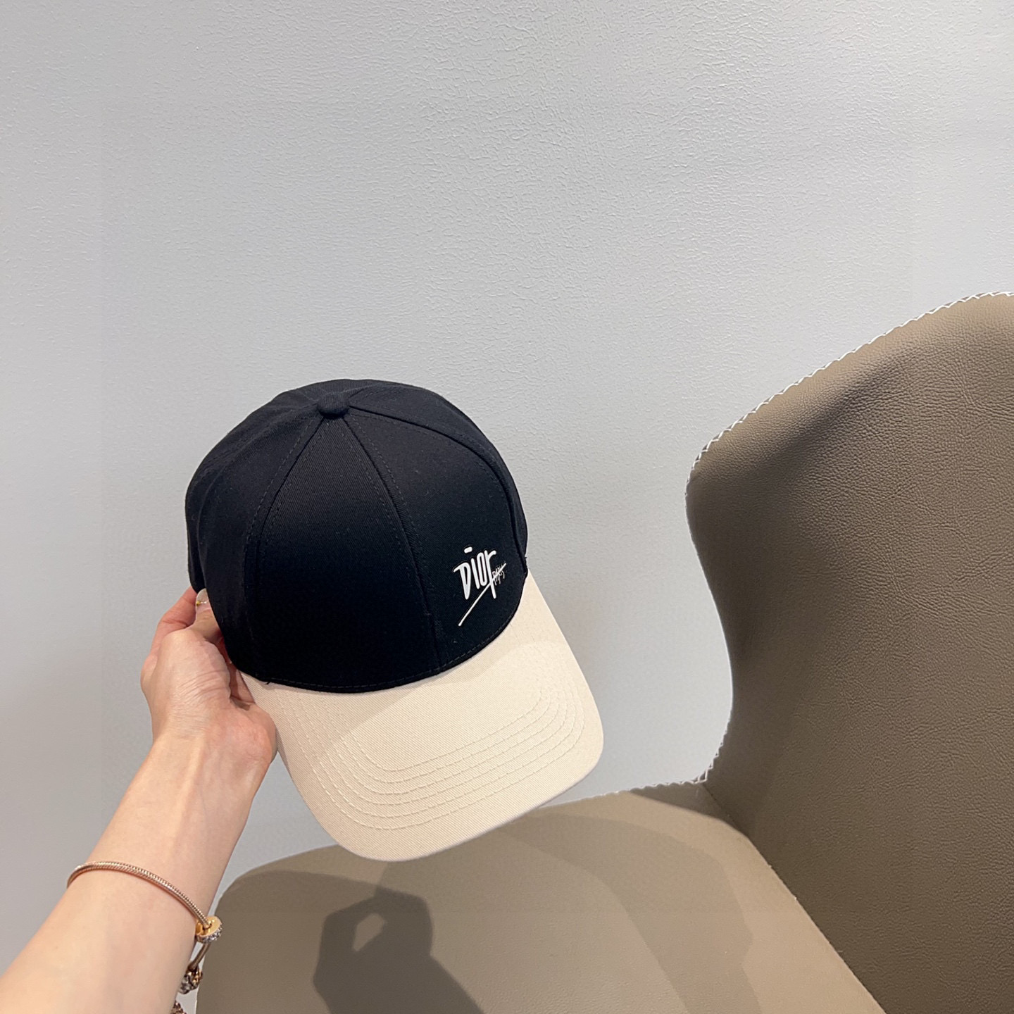 💛配防尘袋。【DIOR迪奥】2025新款拼接款简约棒球帽，专柜经典款，男女通用