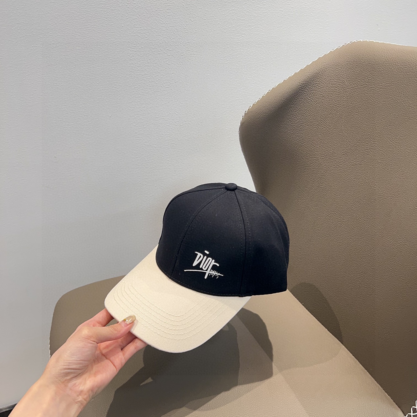 💛配防尘袋。【DIOR迪奥】2025新款拼接款简约棒球帽，专柜经典款，男女通用