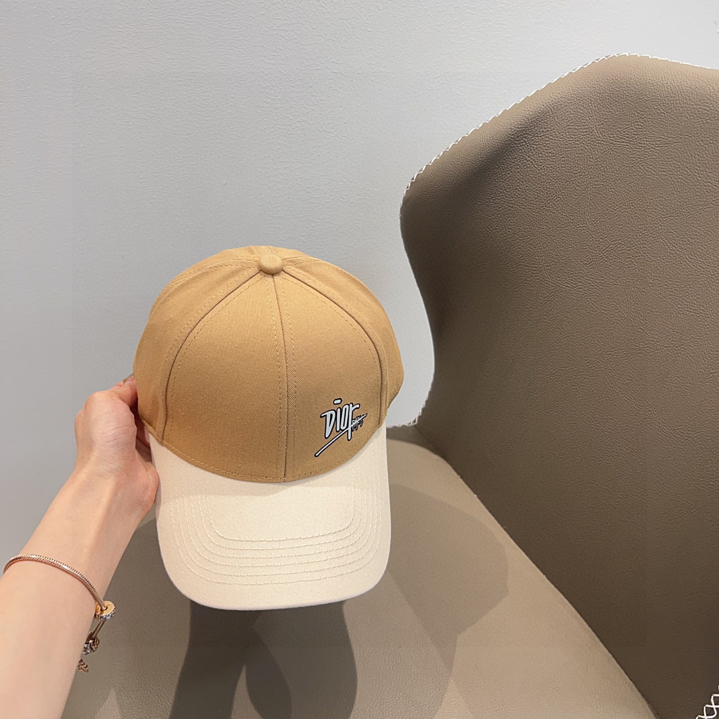 💛配防尘袋。【DIOR迪奥】2025新款拼接款简约棒球帽，专柜经典款，男女通用