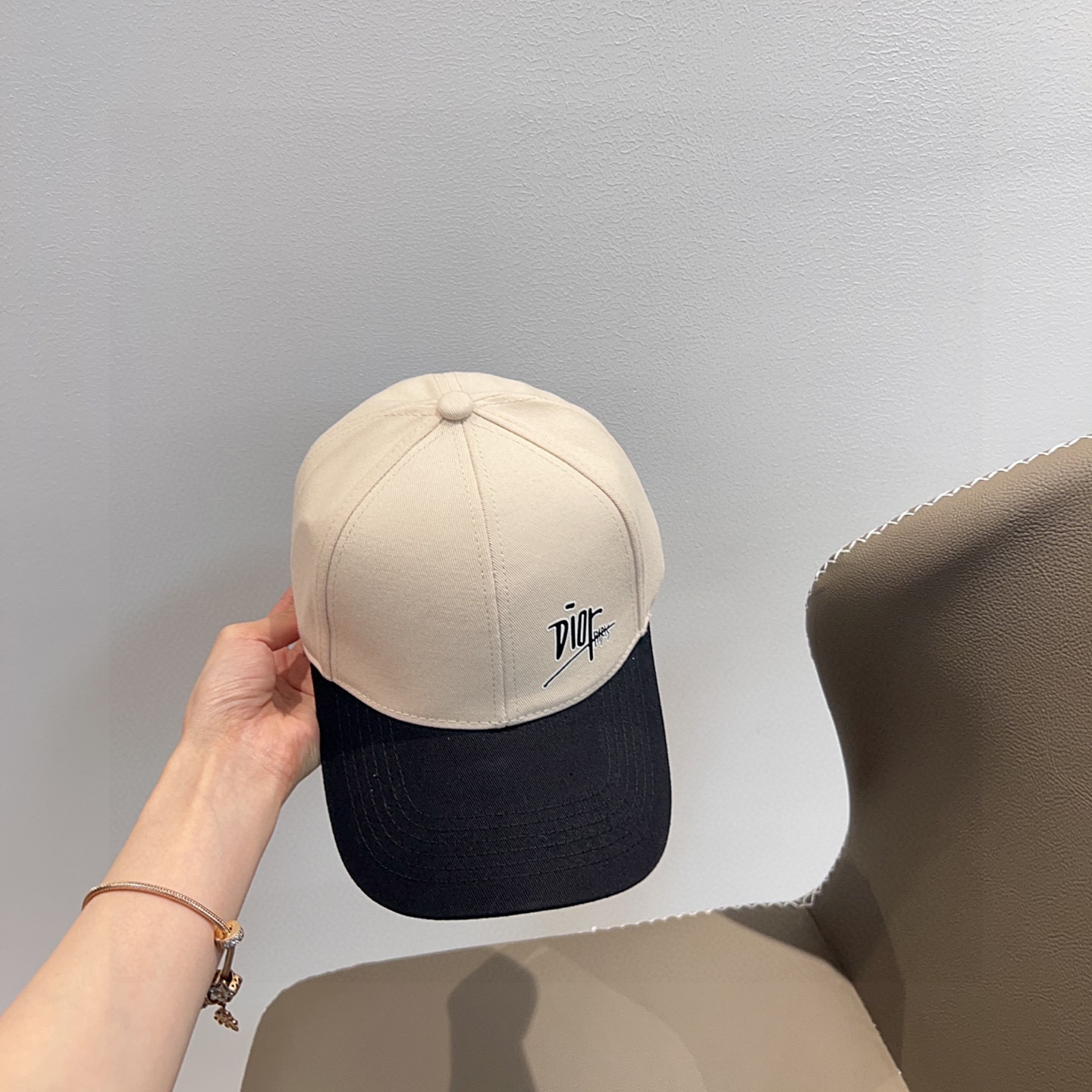 💛配防尘袋。【DIOR迪奥】2025新款拼接款简约棒球帽，专柜经典款，男女通用