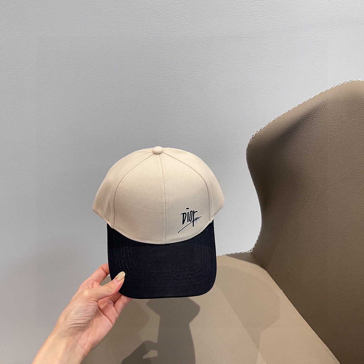 💛配防尘袋。【DIOR迪奥】2025新款拼接款简约棒球帽，专柜经典款，男女通用