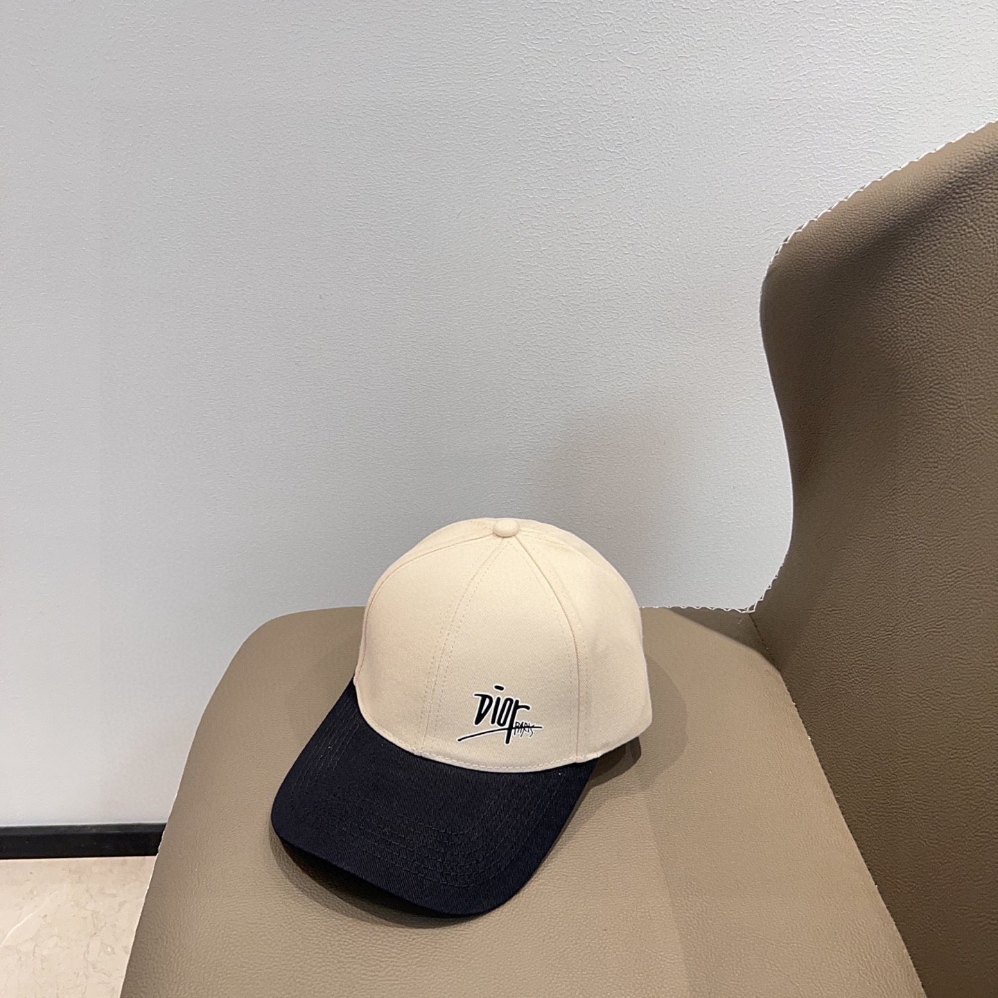 💛配防尘袋。【DIOR迪奥】2025新款拼接款简约棒球帽，专柜经典款，男女通用