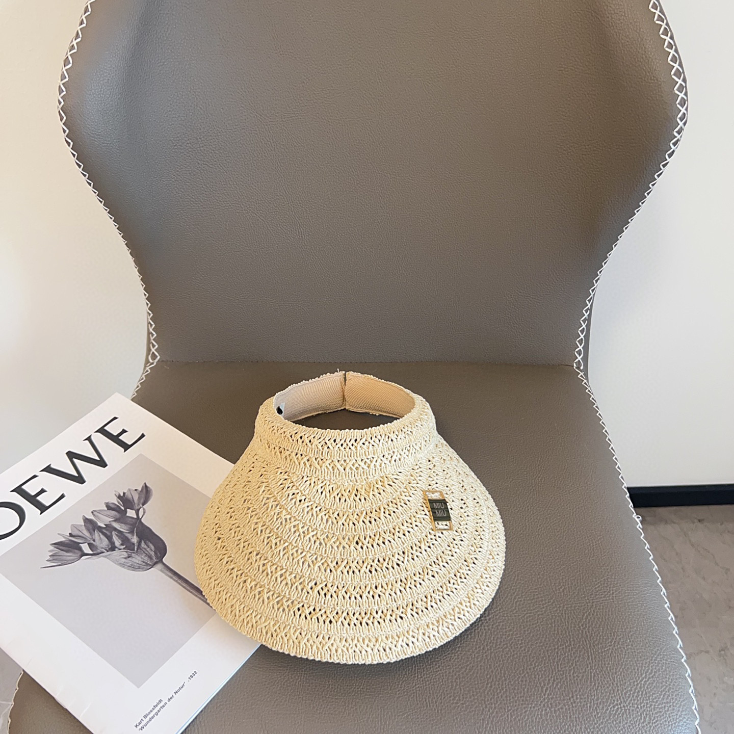 💛配防尘袋 【MIUMIU缪缪】2025新款草编度假风遮阳帽空顶帽，🔆遮阳百搭～休闲出街神器