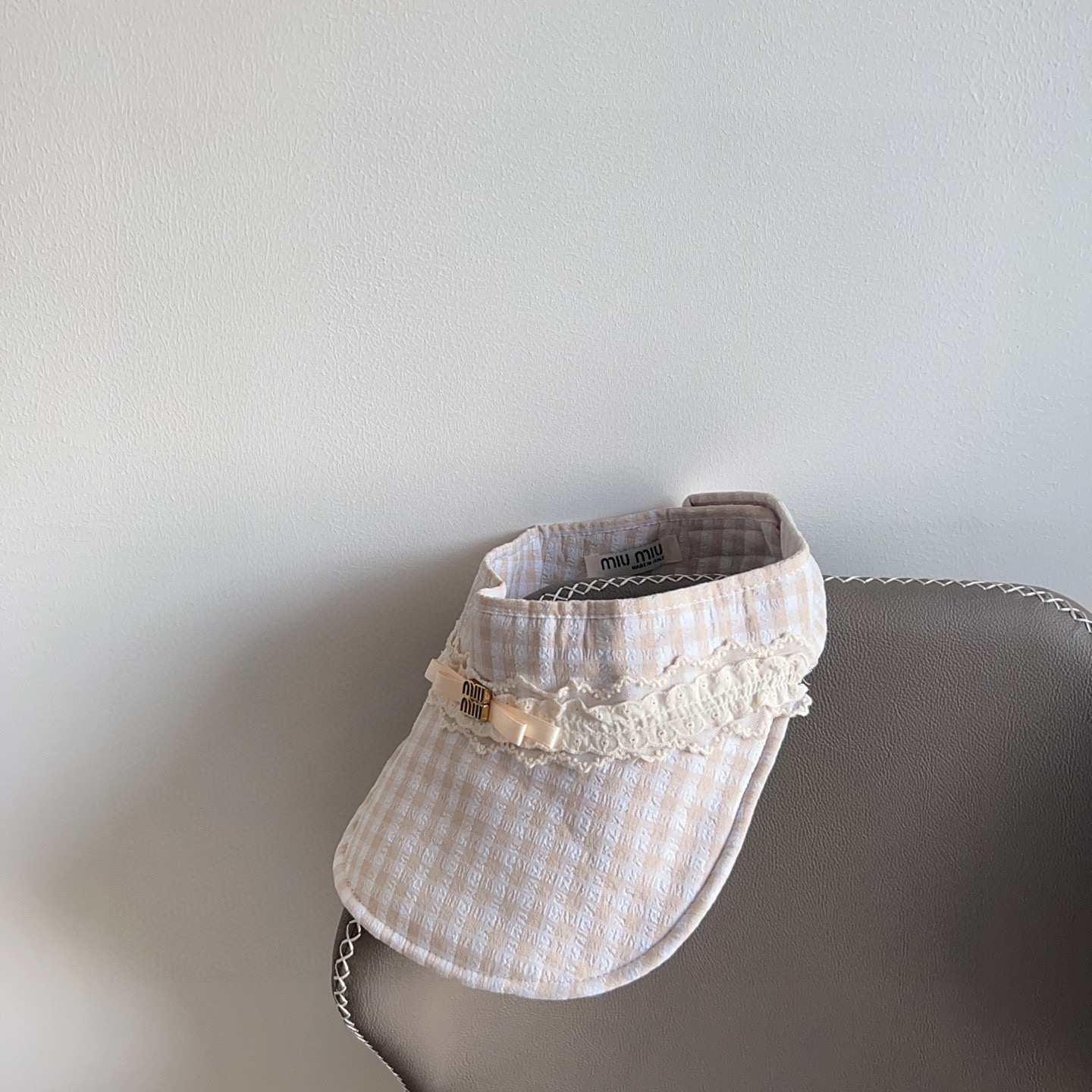 💛配防尘袋 【MIUMIU缪缪】2025新款独家度假风遮阳帽空顶帽，🔆遮阳百搭～休闲出街神器