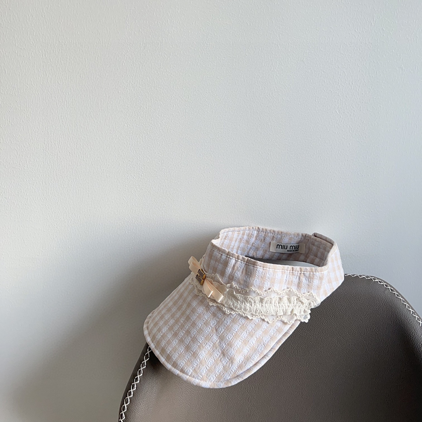 💛配防尘袋 【MIUMIU缪缪】2025新款独家度假风遮阳帽空顶帽，🔆遮阳百搭～休闲出街神器