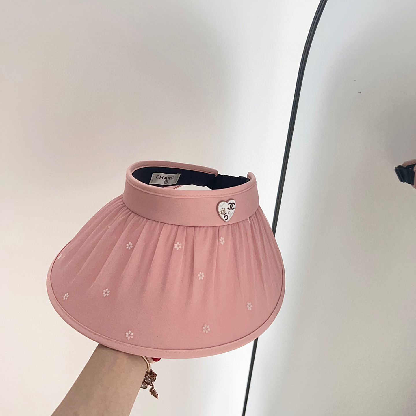 💛配防尘袋 【CHANEL香奈儿】2025新款独家款小香小花大沿遮阳帽空顶帽，🔆遮阳百搭～休闲出街神器