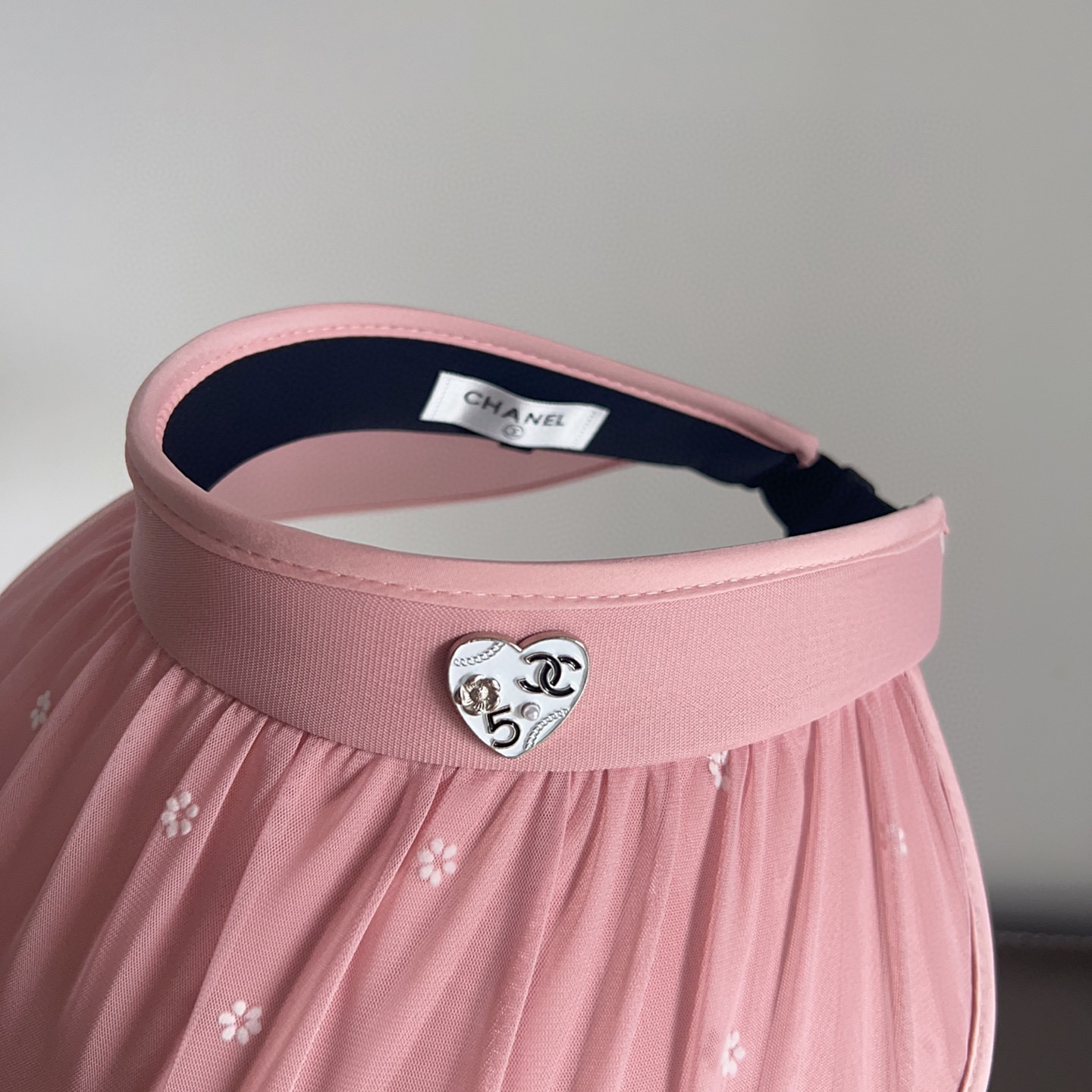 💛配防尘袋 【CHANEL香奈儿】2025新款独家款小香小花大沿遮阳帽空顶帽，🔆遮阳百搭～休闲出街神器