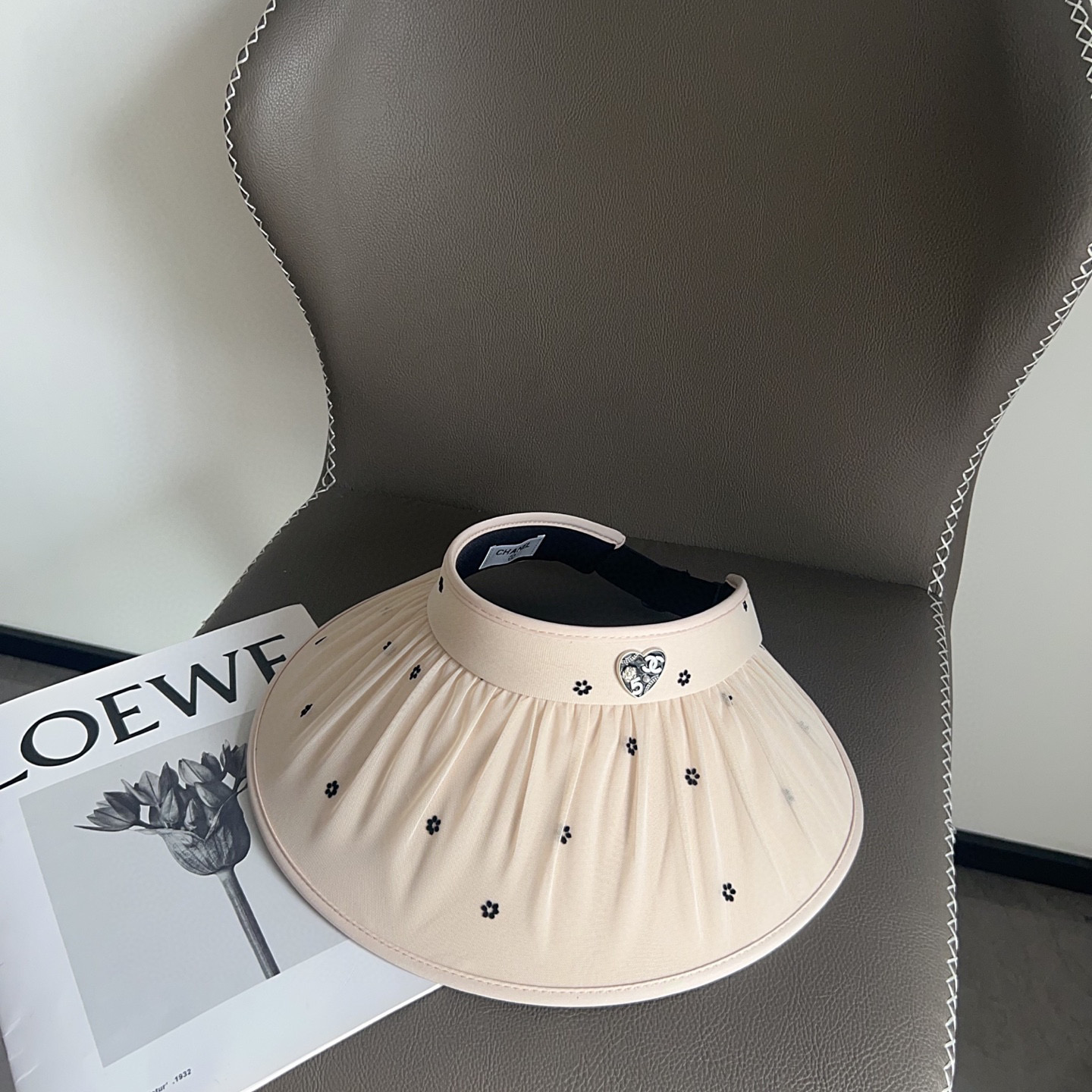 💛配防尘袋 【CHANEL香奈儿】2025新款独家款小香小花大沿遮阳帽空顶帽，🔆遮阳百搭～休闲出街神器