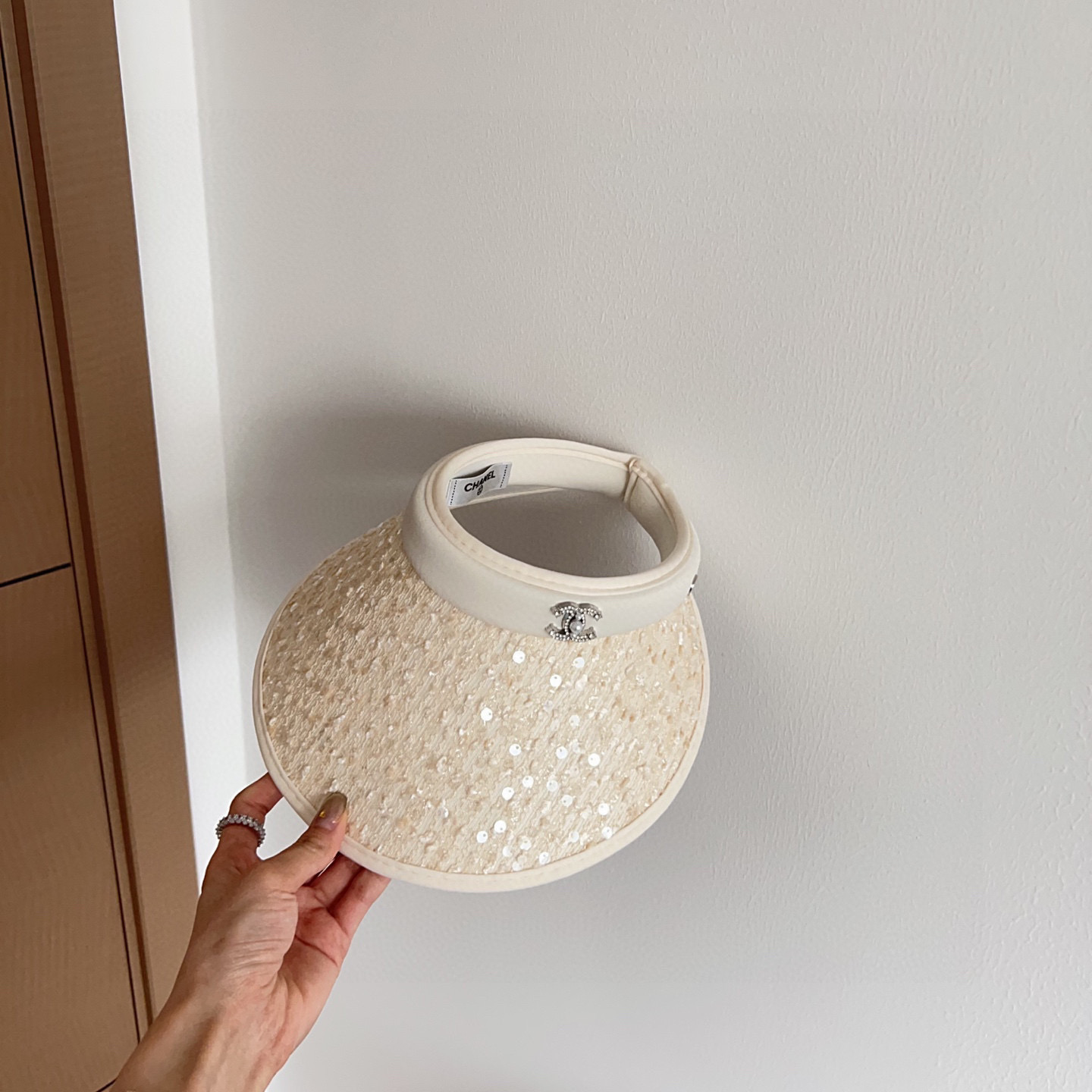 💛配防尘袋 【CHANEL香奈儿】2025新款独家款小香亮片遮阳帽空顶帽，🔆遮阳百搭～休闲出街神器