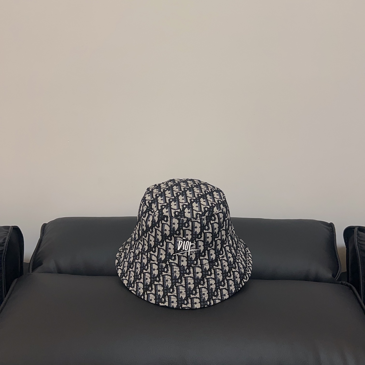 NO:364121,Special offer with dust bag [DIOR] 2025 new counter brand men and women simple fisherman hat, versatile daily style ~ must-have hats for street fisherman hat baseball hat knit hat, hat, dior, dior, espadrilles, hats特价配防尘袋【DIOR迪奥】2025新款专柜大牌男女款简约渔夫帽,百搭日常款～出街必备帽子渔夫帽棒球帽针织帽,帽子,dior,dior,espadrilles,hats,hat