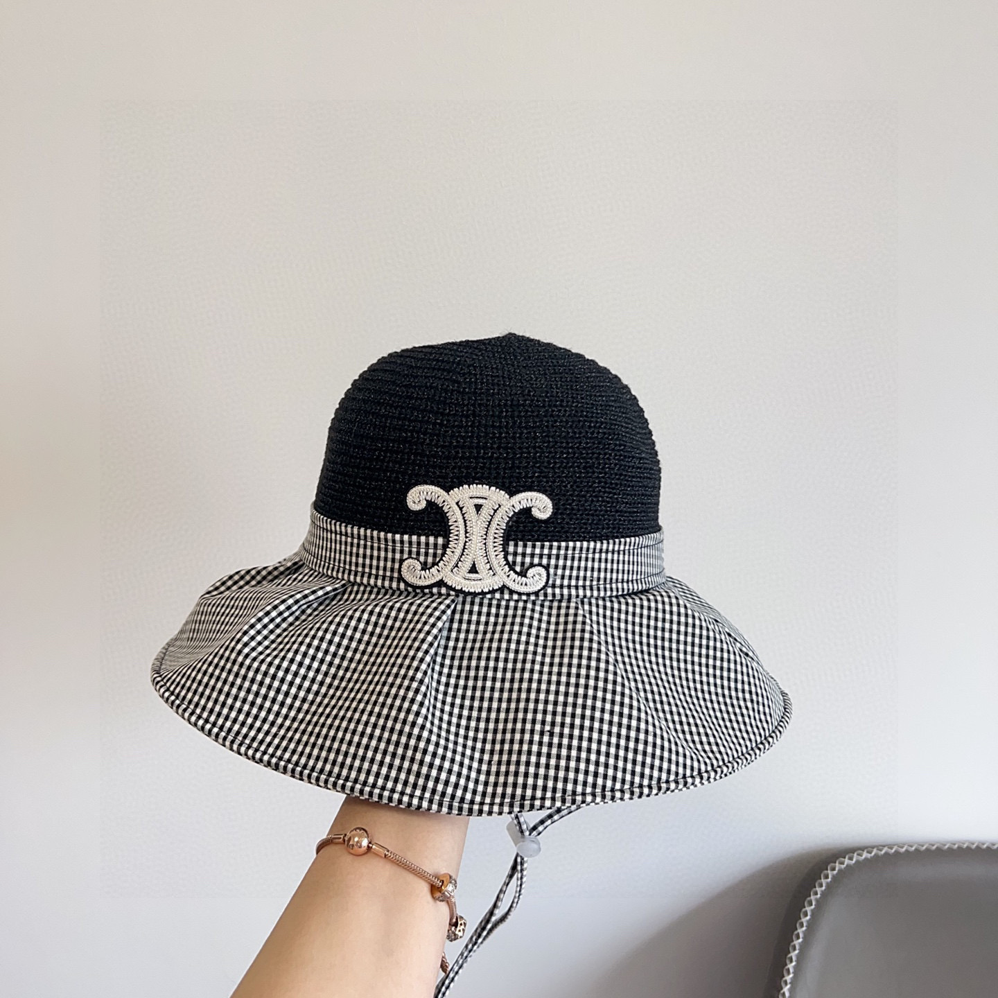 💛配防尘袋【CELINE赛琳】2025新款格纹遮阳度假风渔夫帽，🔆百搭日常款～出街必备