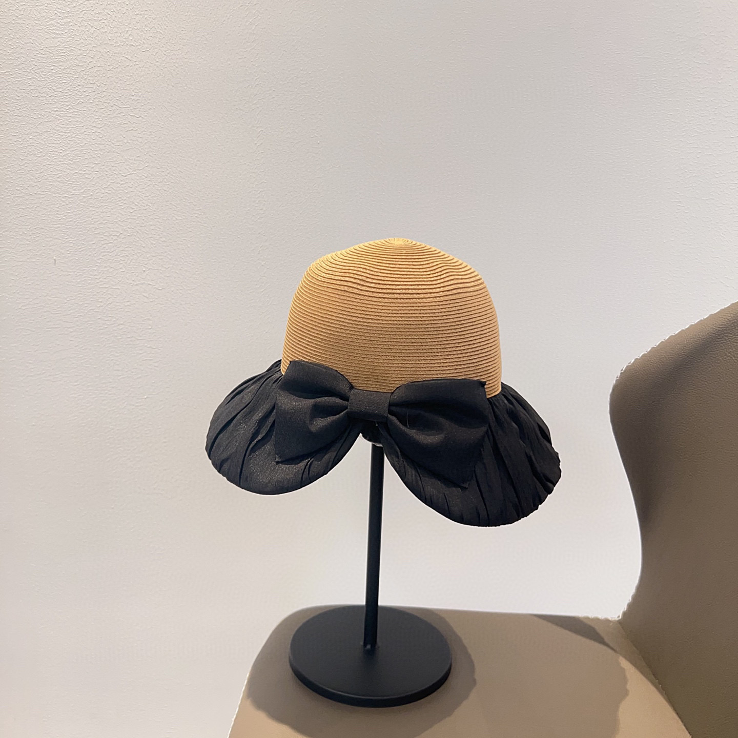 💛配防尘袋【CHANEL香奈儿】2025新款小香风褶皱不规则款渔夫帽，🔆度假百搭款～出街必备