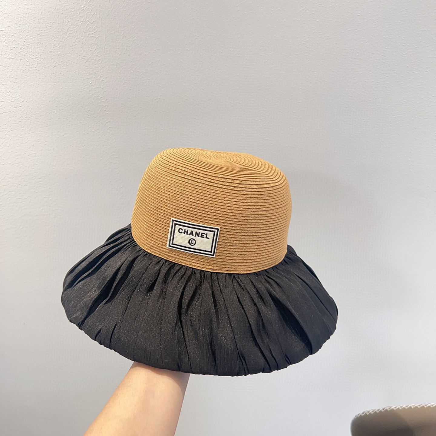 💛配防尘袋【CHANEL香奈儿】2025新款小香风褶皱不规则款渔夫帽，🔆度假百搭款～出街必备