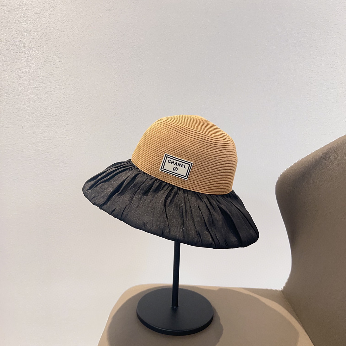 💛配防尘袋【CHANEL香奈儿】2025新款小香风褶皱不规则款渔夫帽，🔆度假百搭款～出街必备