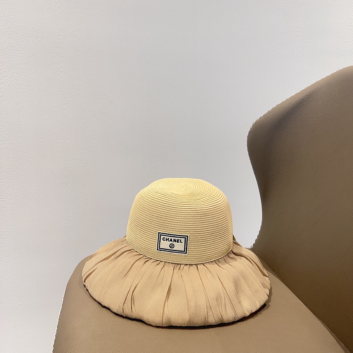 NO:364147,Special dust bag [CHANEL Chanel] 2025 new small fragrance style pleated irregular fisherman hat, versatile vacation style ~ must-have hats when going out on the street Fisherman hat Baseball hat Knitted hat, hat, chanel, chanel, espadrilles, hats特配防尘袋【CHANEL香奈儿】2025新款小香风褶皱不规则款渔夫帽,度假百搭款～出街必备帽子渔夫帽棒球帽针织帽,帽子,chanel,chanel,espadrilles,hats,hat