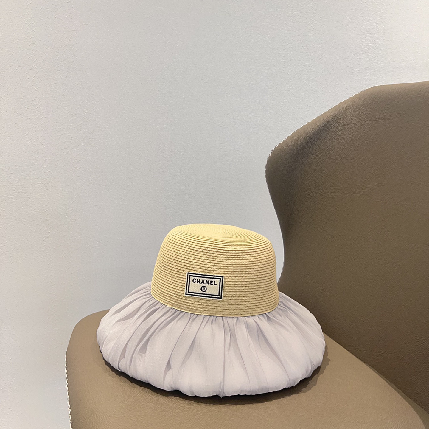 💛配防尘袋【CHANEL香奈儿】2025新款小香风褶皱不规则款渔夫帽，🔆度假百搭款～出街必备