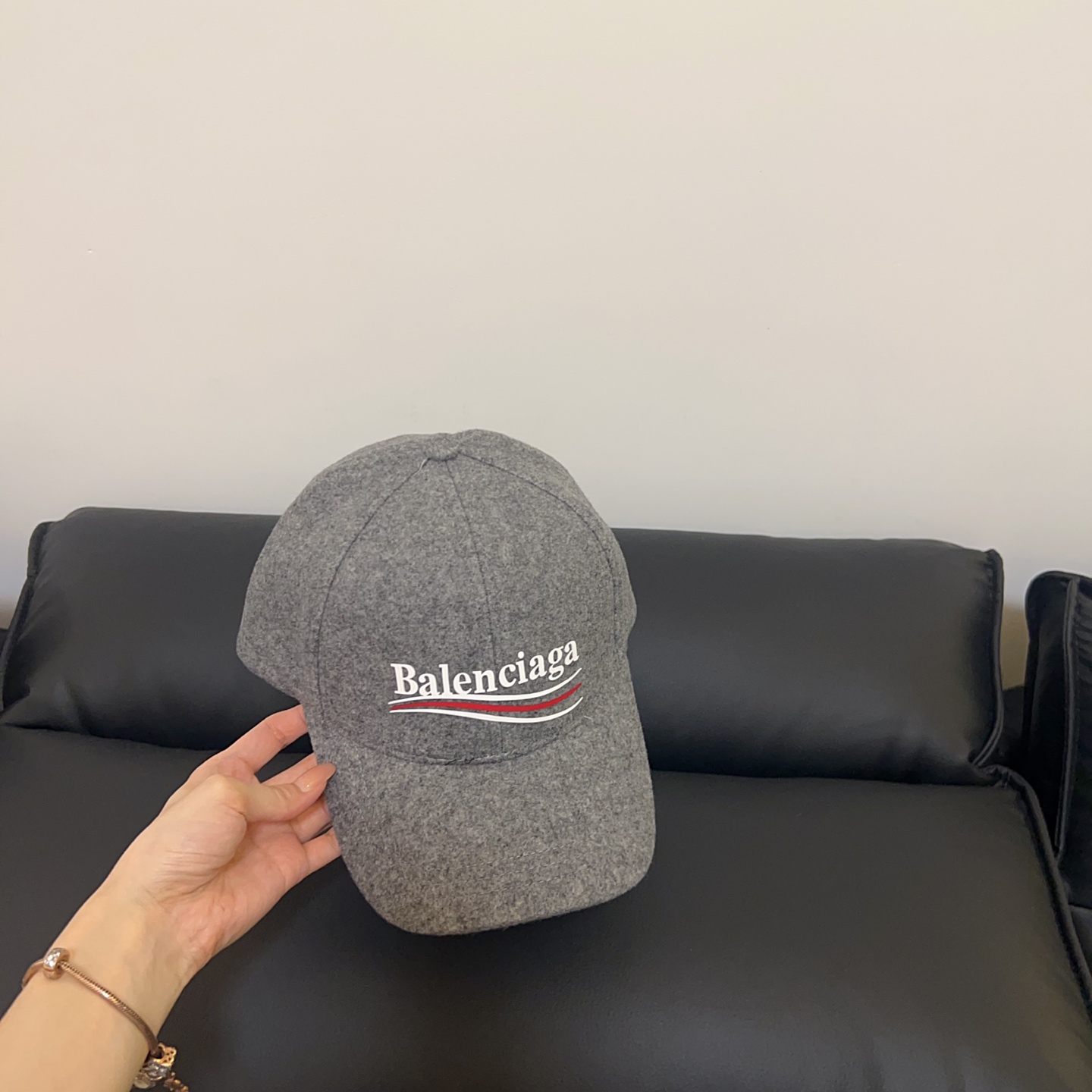 💛配防尘袋。【balenciaga 巴黎世家】2025秋冬新款羊绒棒球帽，男女款大牌出街～日常搭配