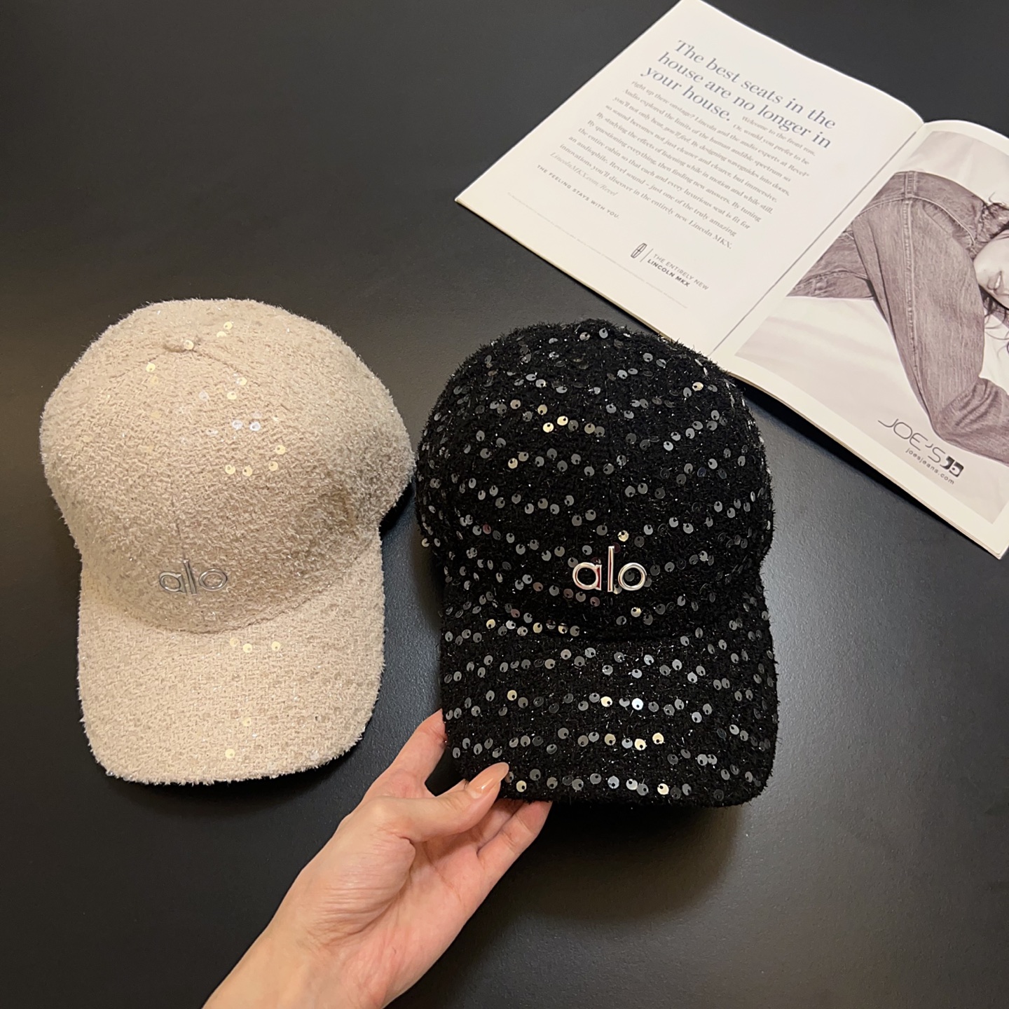 💛配防尘袋。【alo】2025秋冬新款亮片羊绒棒球帽，男女款大牌出街～日常搭配