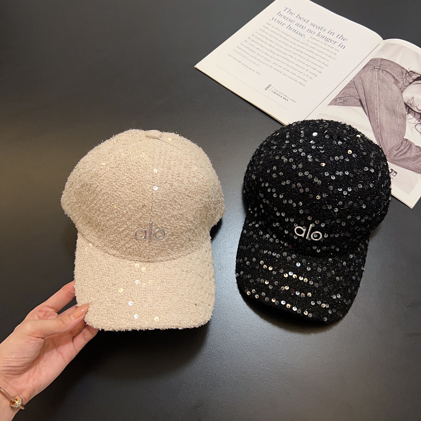 💛配防尘袋。【alo】2025秋冬新款亮片羊绒棒球帽，男女款大牌出街～日常搭配