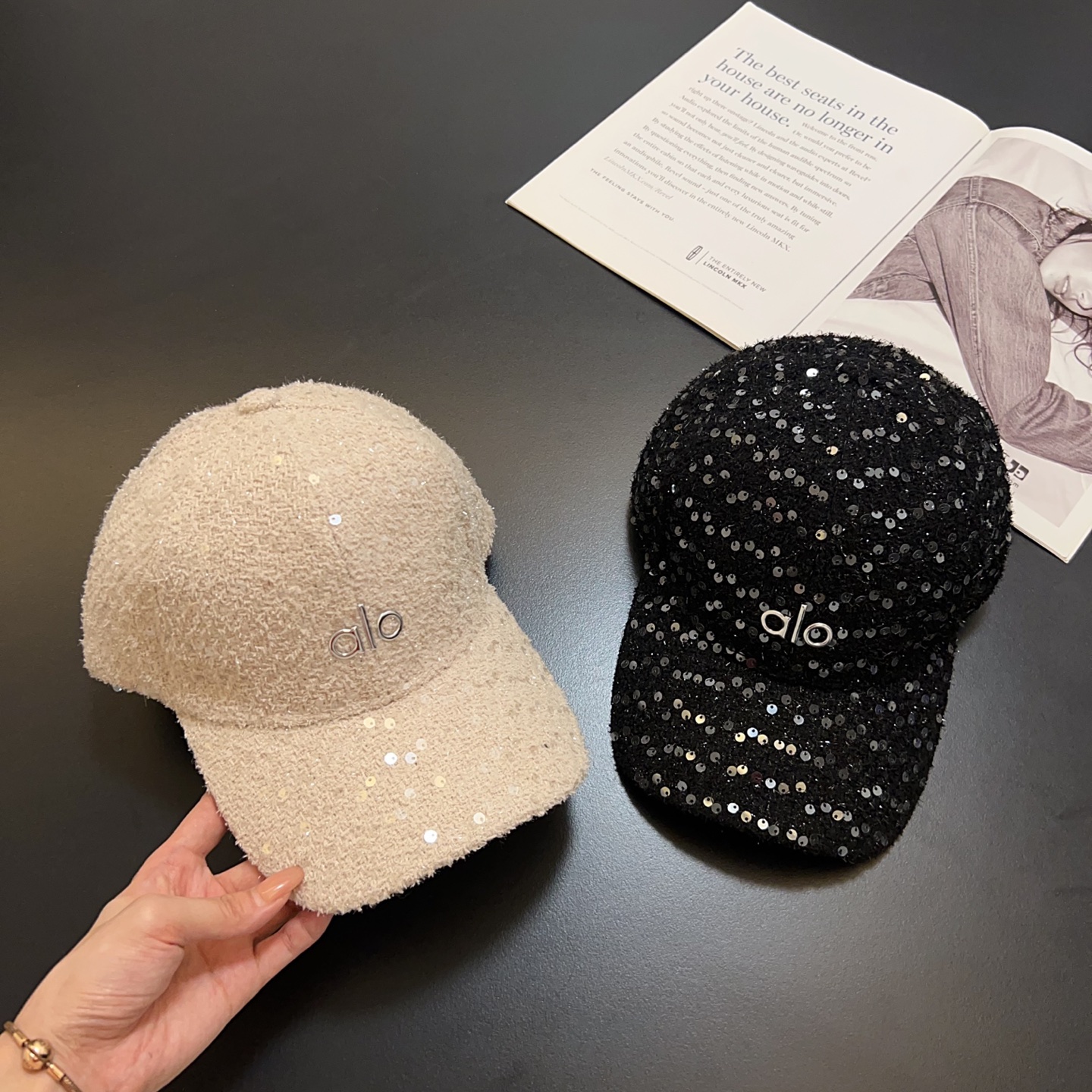 💛配防尘袋。【alo】2025秋冬新款亮片羊绒棒球帽，男女款大牌出街～日常搭配