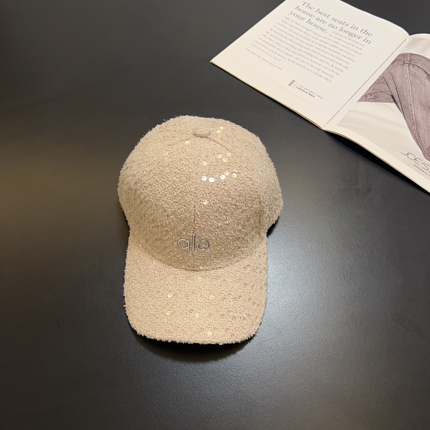 💛配防尘袋。【alo】2025秋冬新款亮片羊绒棒球帽，男女款大牌出街～日常搭配