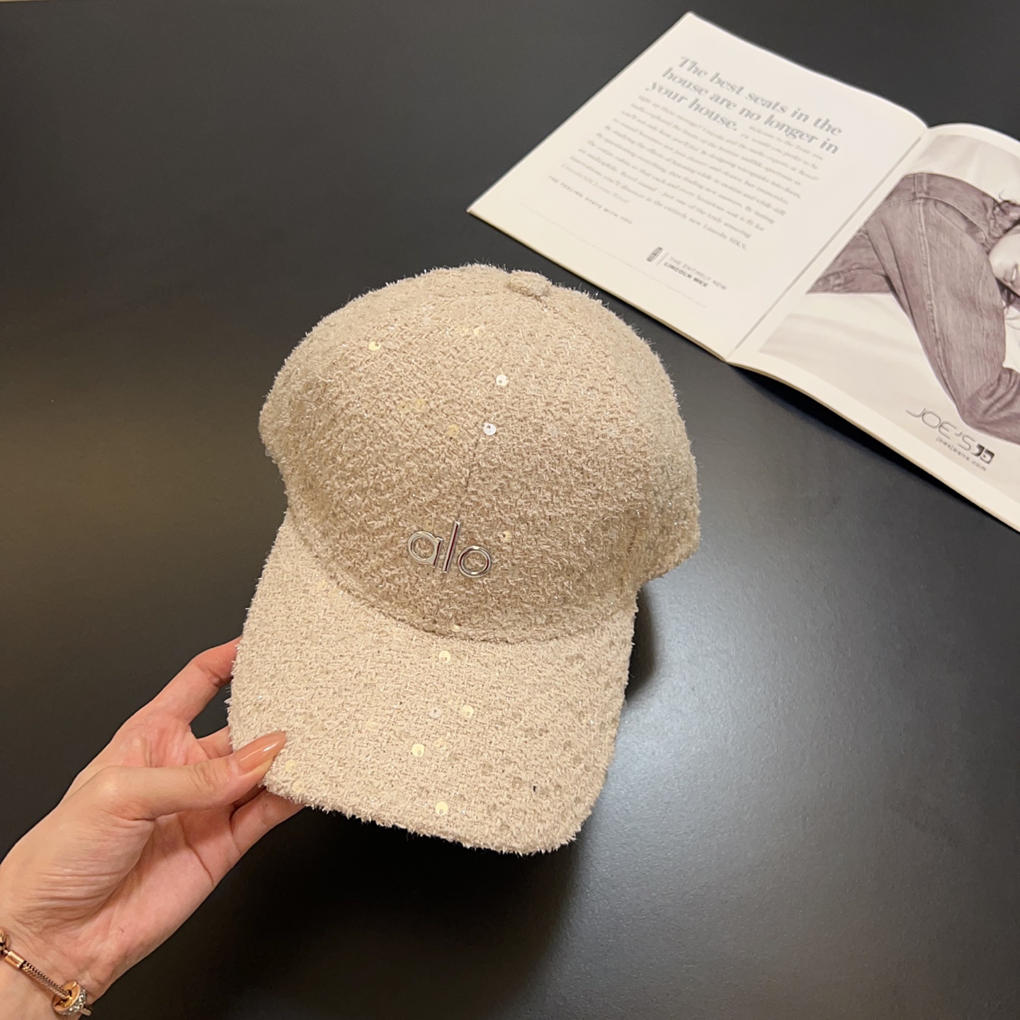 💛配防尘袋。【alo】2025秋冬新款亮片羊绒棒球帽，男女款大牌出街～日常搭配