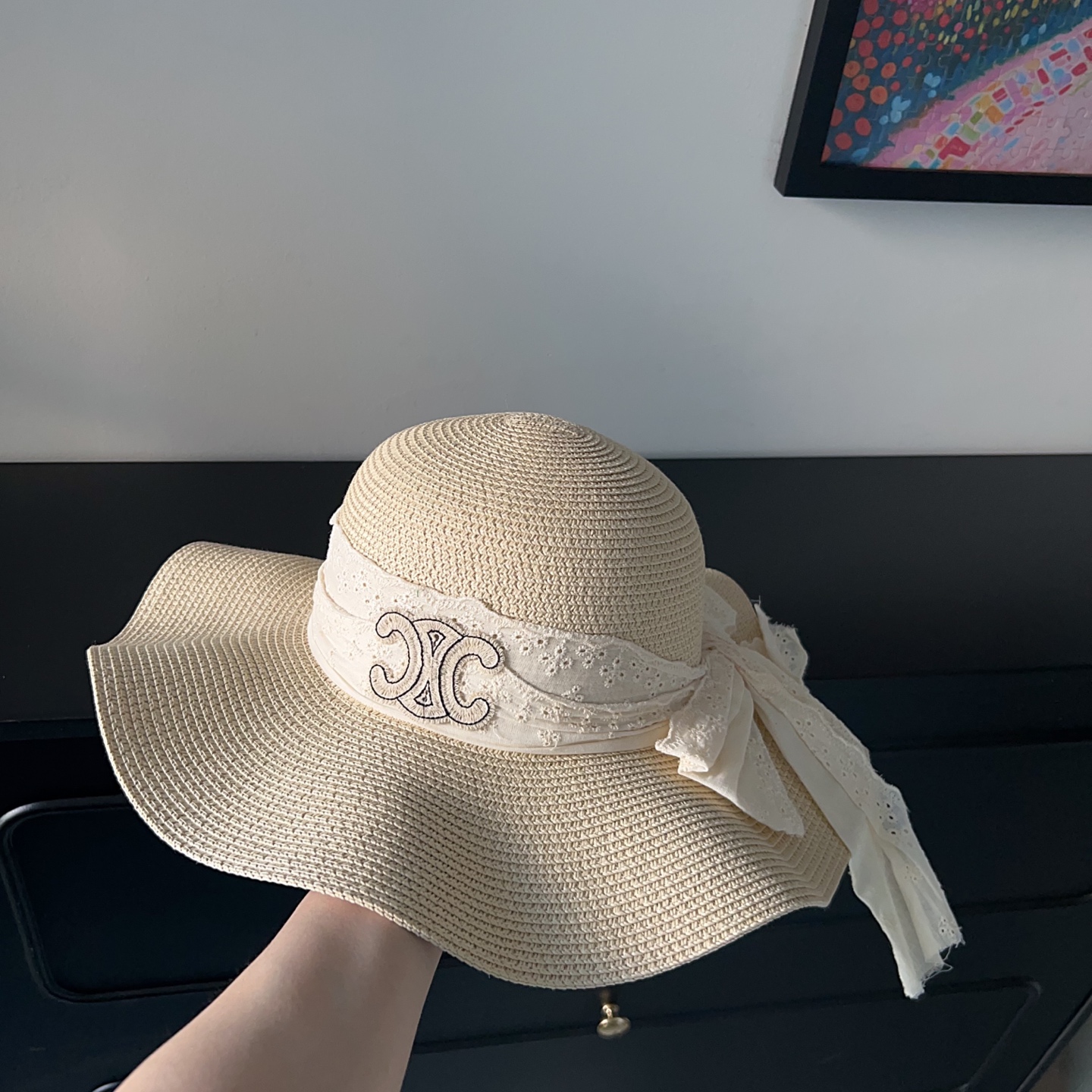 💛配防尘袋.  【CELINE赛琳】2025新款大牌织带百搭荷叶边草帽，出街日常单品