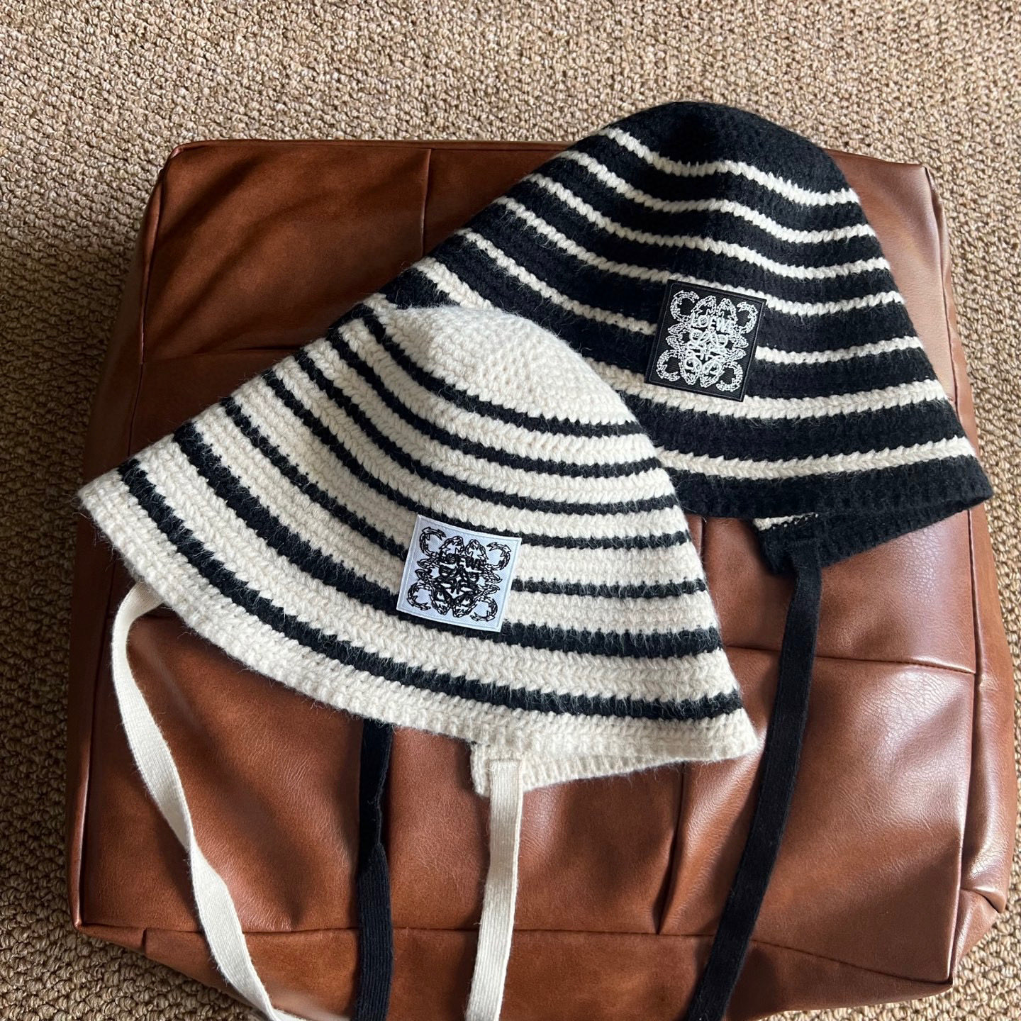 💛配防尘袋【LOEWE罗意威】2025秋冬新款不规则条纹渔夫帽桶帽，独特设计～复古文艺的一款