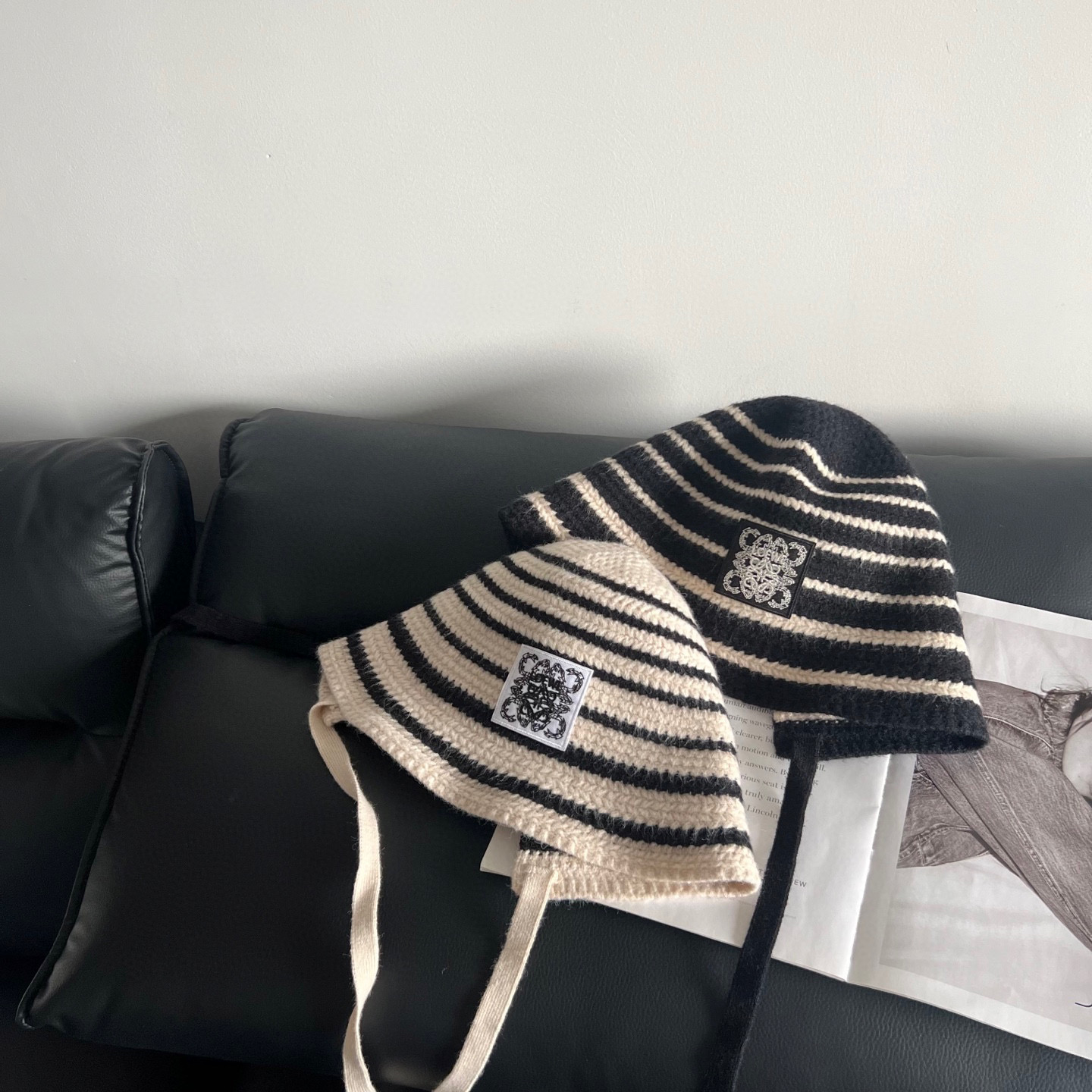 💛配防尘袋【LOEWE罗意威】2025秋冬新款不规则条纹渔夫帽桶帽，独特设计～复古文艺的一款