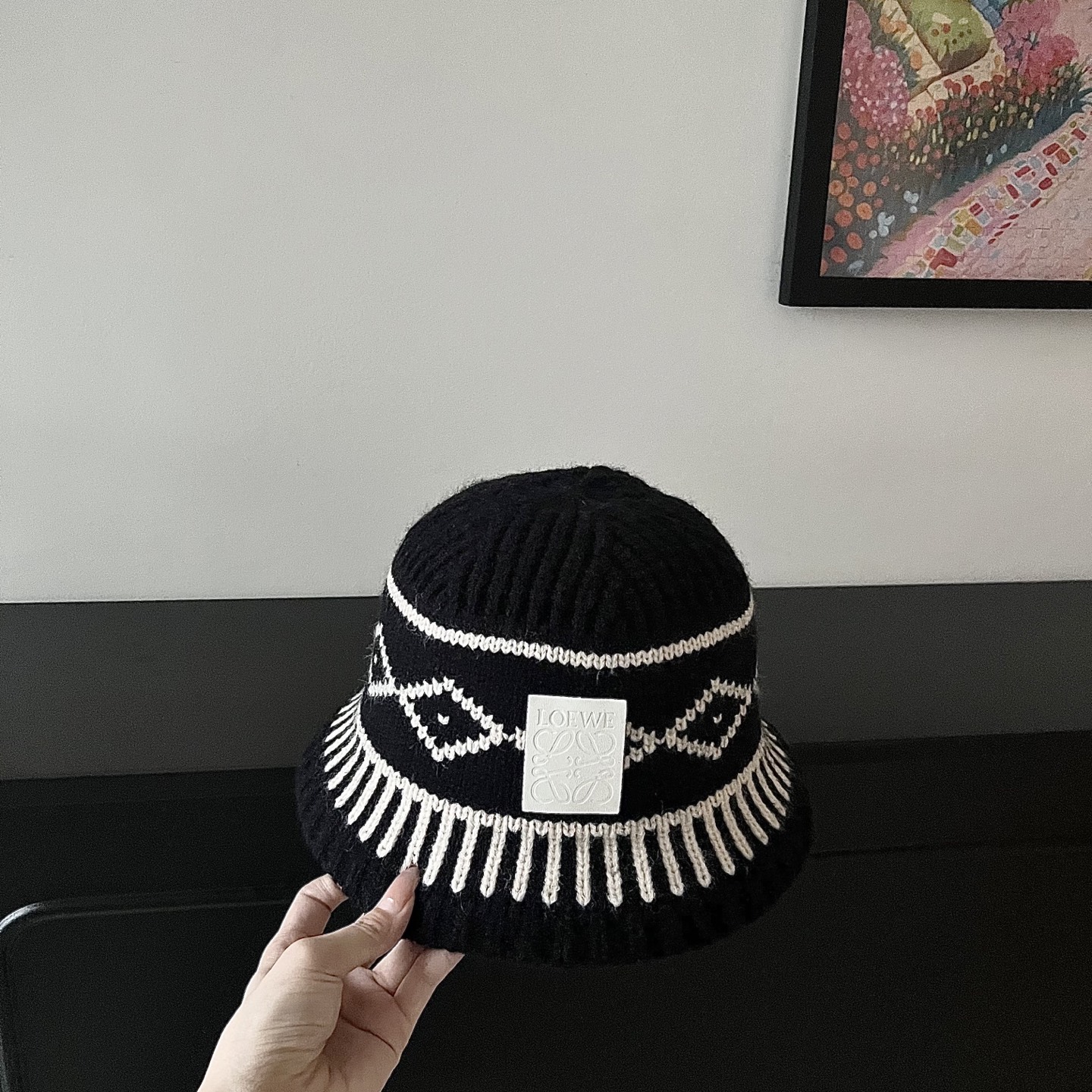 💛配防尘袋【LOEWE罗意威】2025新款异国风情针织渔夫帽桶帽，独特设计～复古文艺的一款