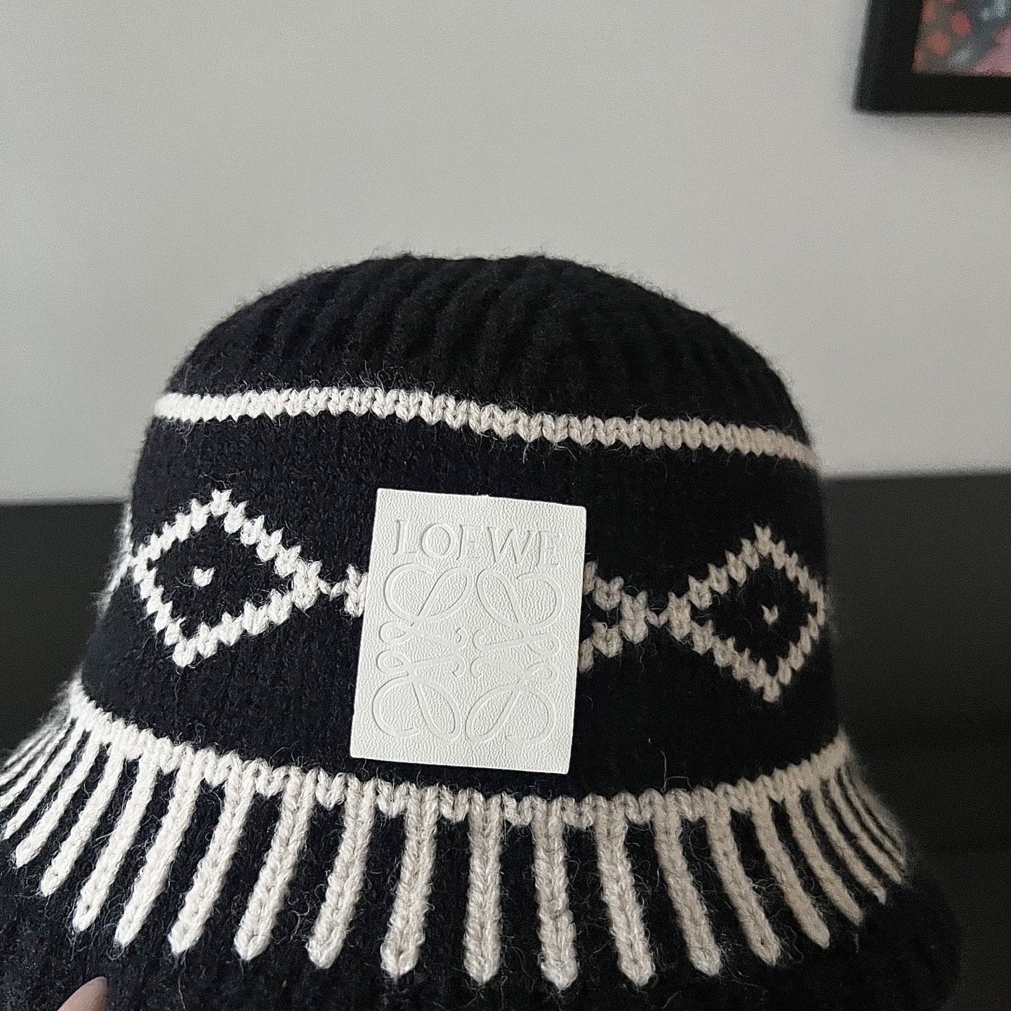 💛配防尘袋【LOEWE罗意威】2025新款异国风情针织渔夫帽桶帽，独特设计～复古文艺的一款