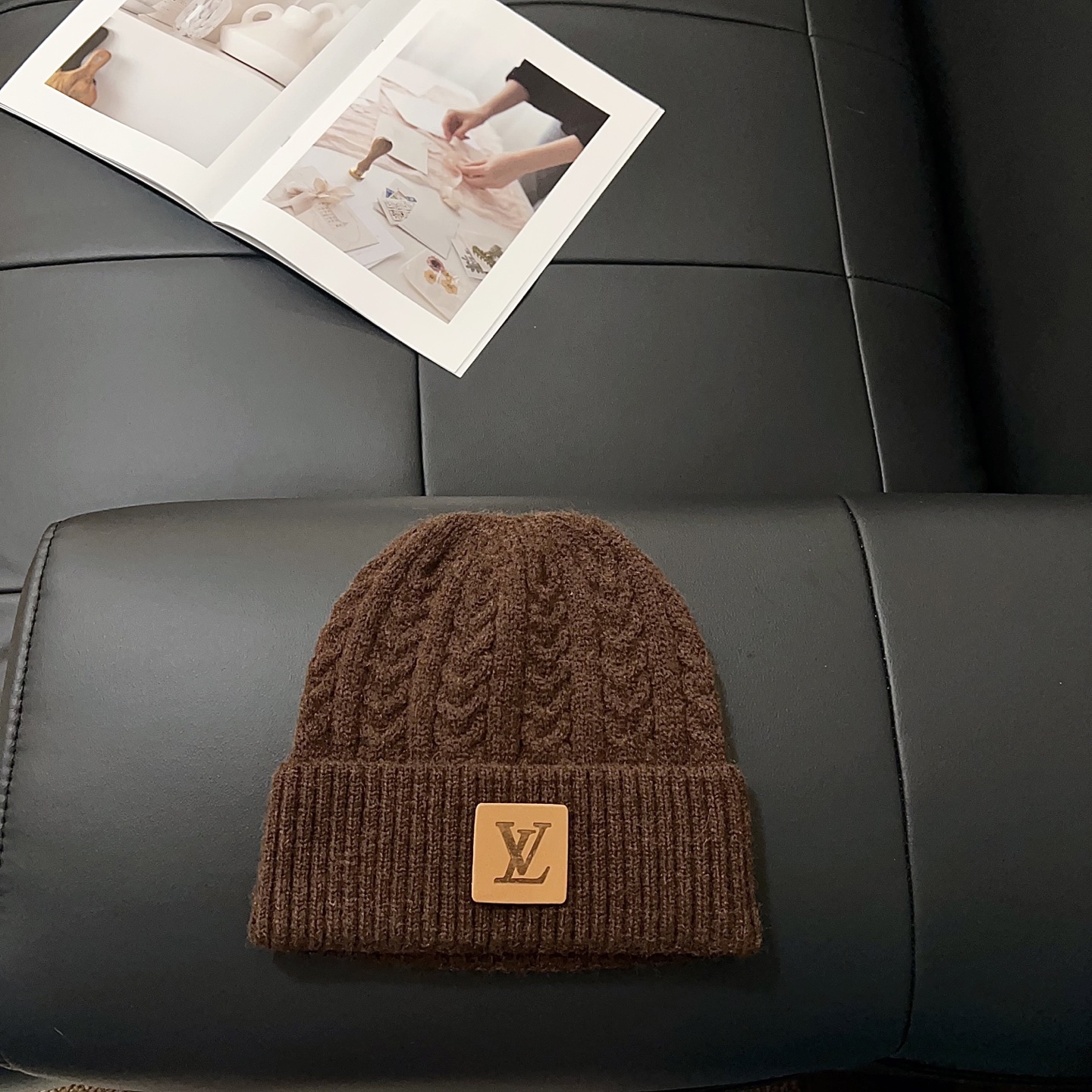 💛配防尘袋。【lv 路易威登】2025新款大牌麻花针织毛线帽，男女款～时尚简约#保暖款