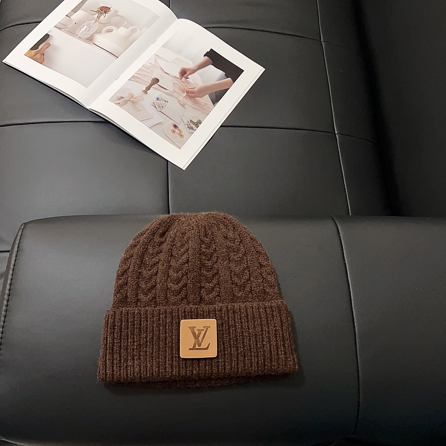 💛配防尘袋。【lv 路易威登】2025新款大牌麻花针织毛线帽，男女款～时尚简约#保暖款