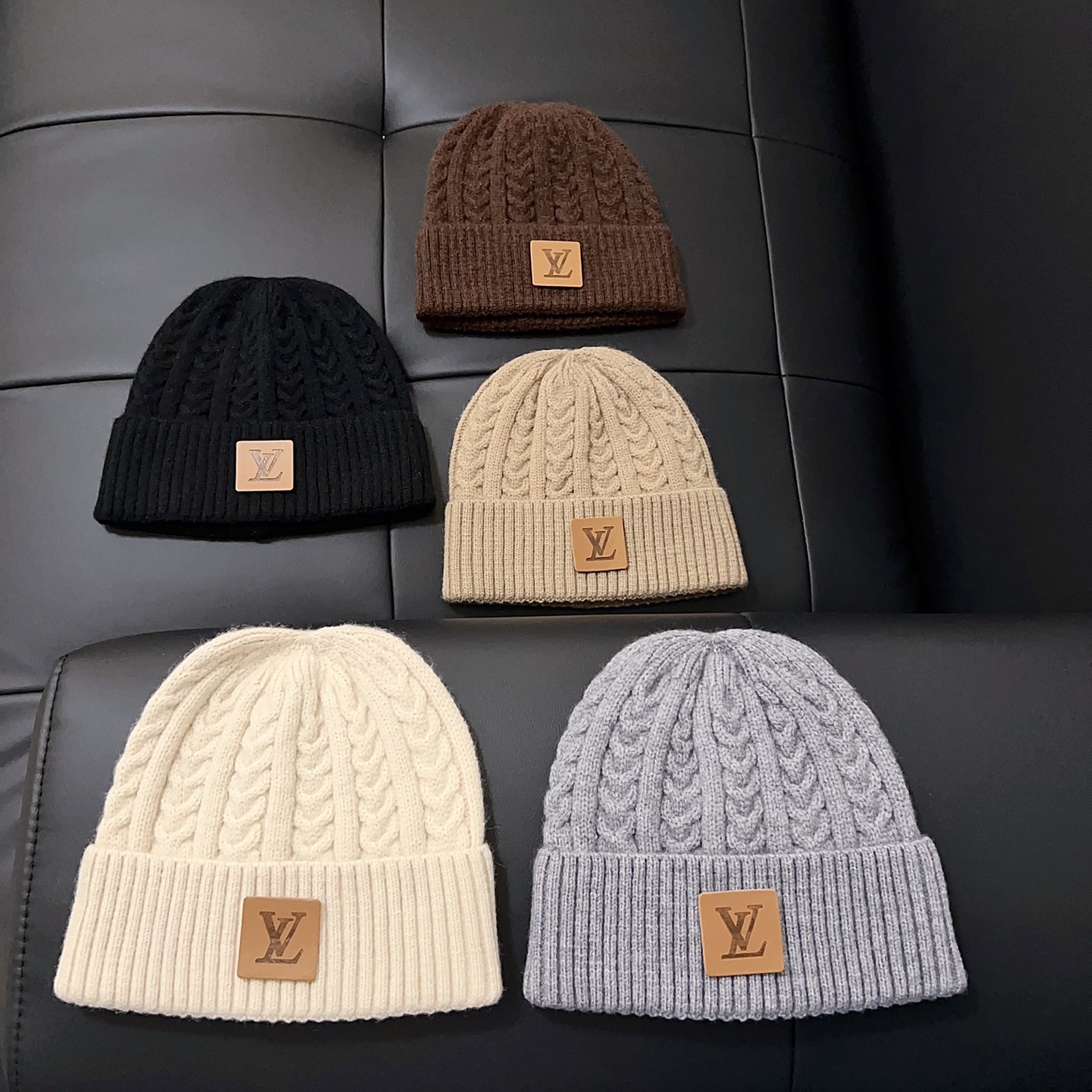 💛配防尘袋。【lv 路易威登】2025新款大牌麻花针织毛线帽，男女款～时尚简约#保暖款
