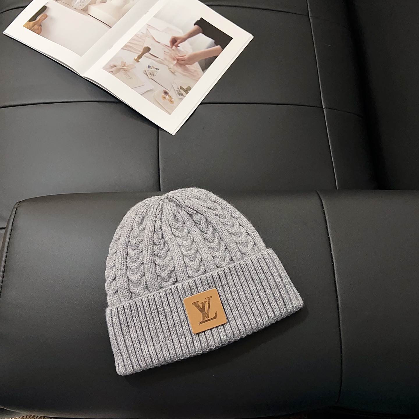 💛配防尘袋。【lv 路易威登】2025新款大牌麻花针织毛线帽，男女款～时尚简约#保暖款