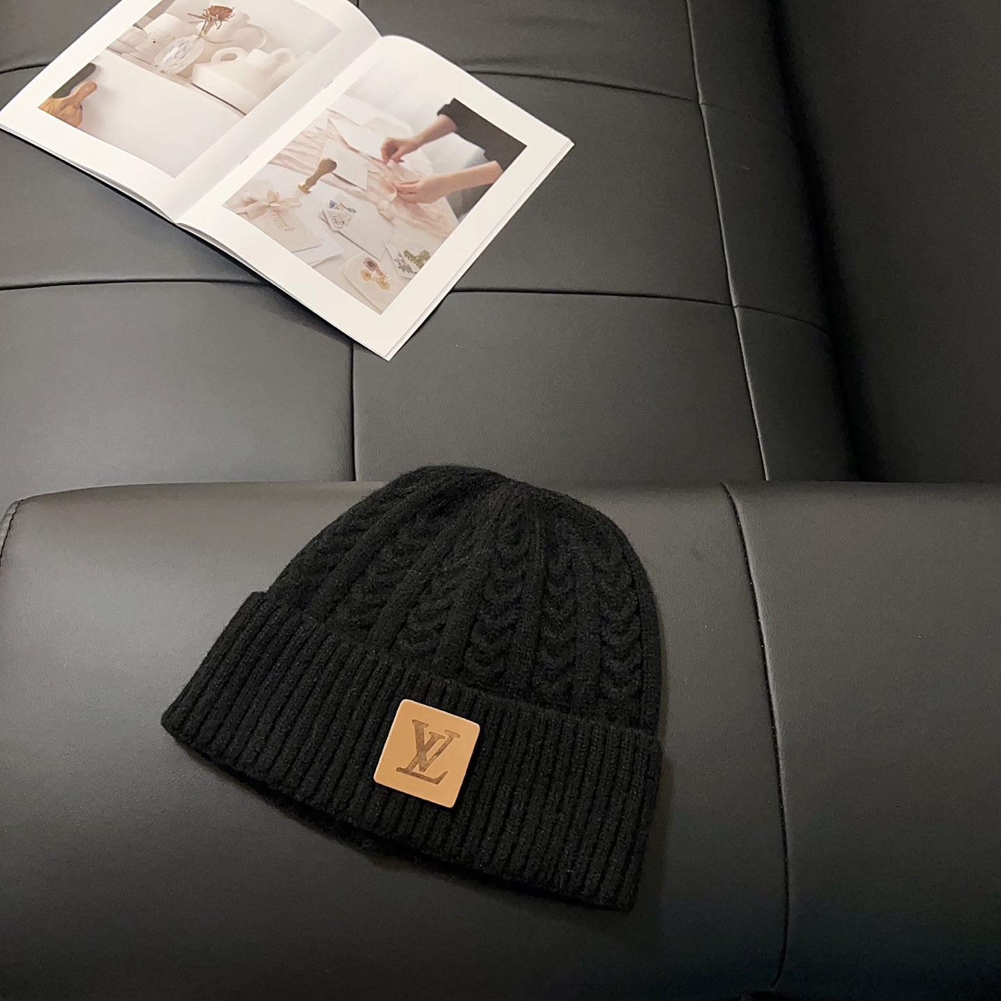 💛配防尘袋。【lv 路易威登】2025新款大牌麻花针织毛线帽，男女款～时尚简约#保暖款