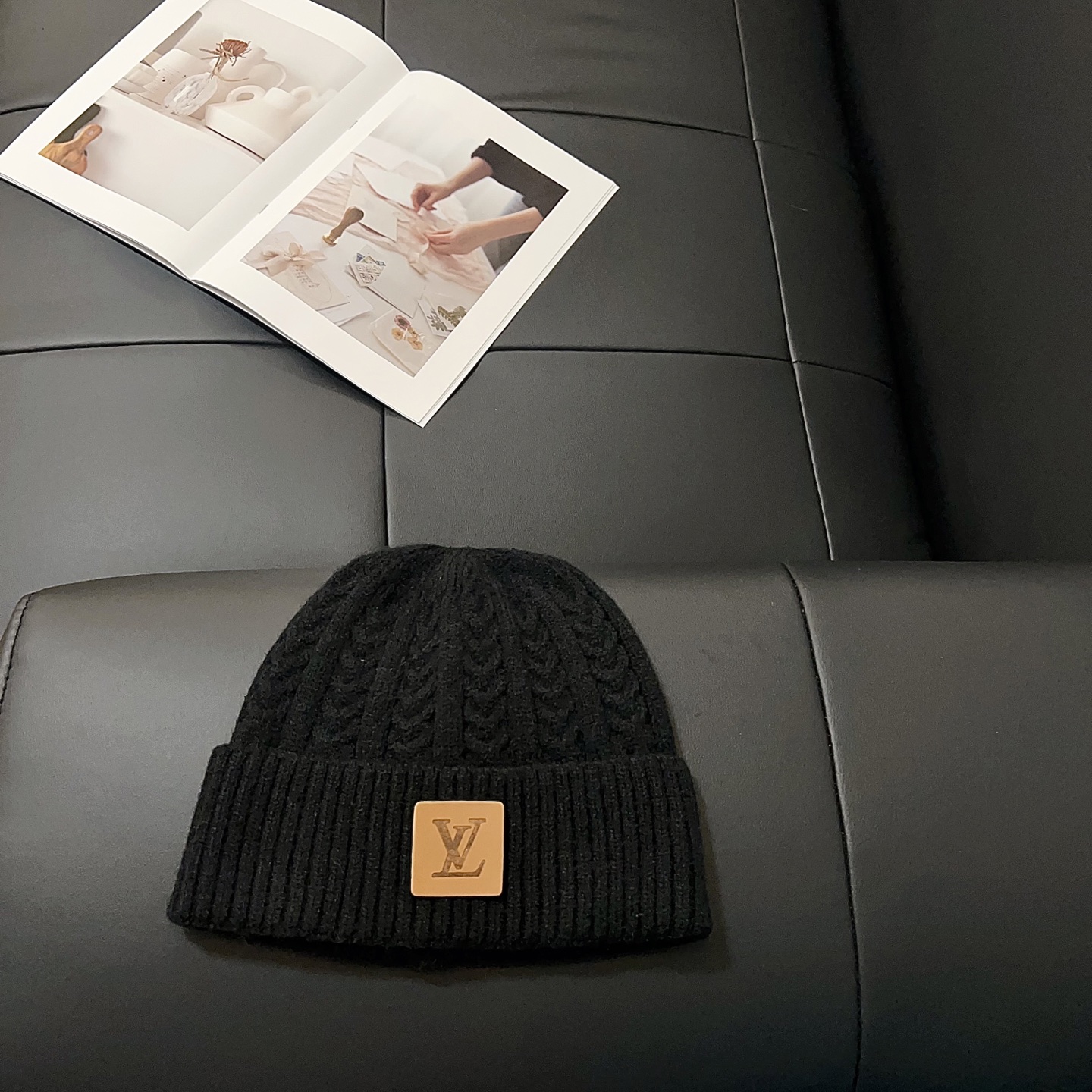 💛配防尘袋。【lv 路易威登】2025新款大牌麻花针织毛线帽，男女款～时尚简约#保暖款