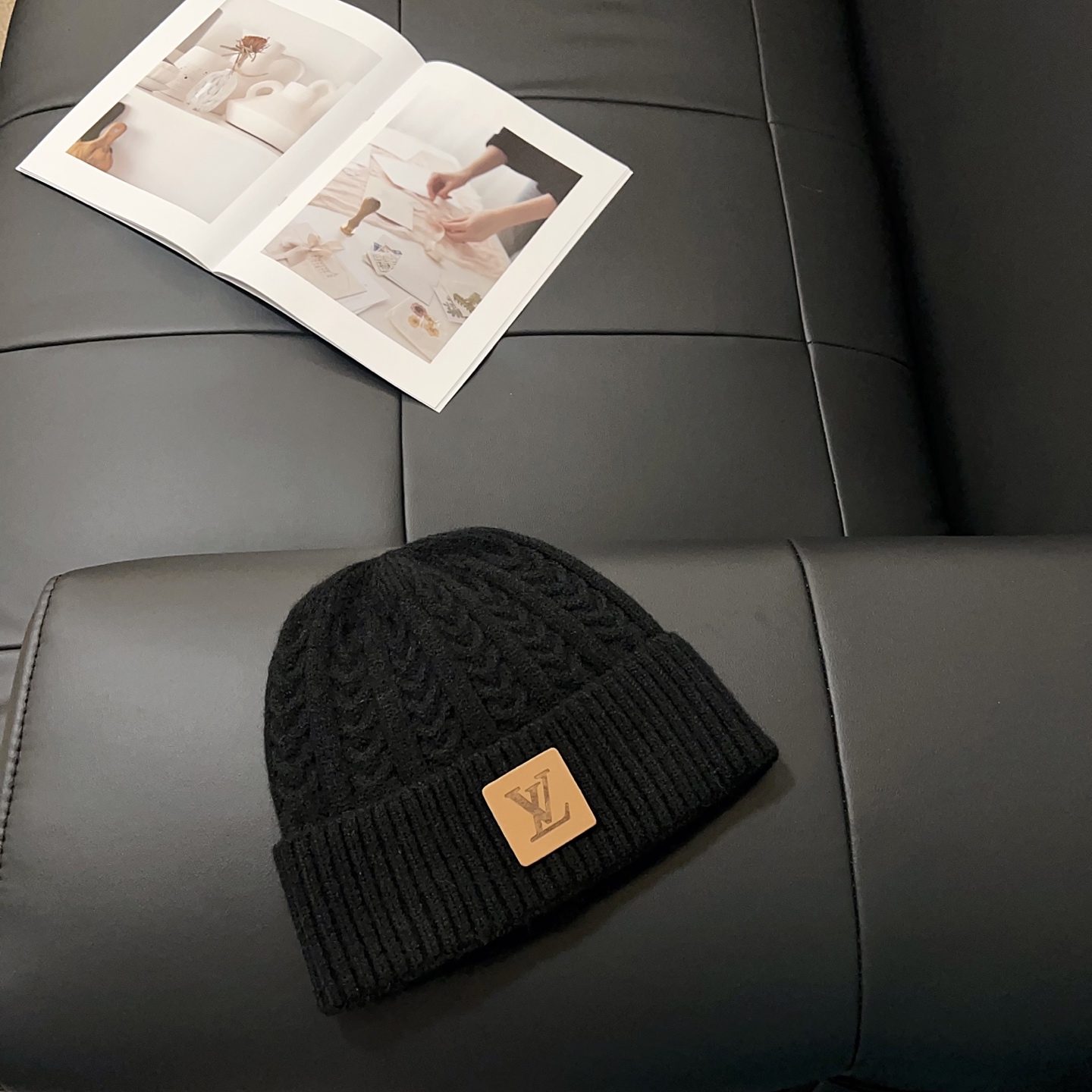 💛配防尘袋。【lv 路易威登】2025新款大牌麻花针织毛线帽，男女款～时尚简约#保暖款