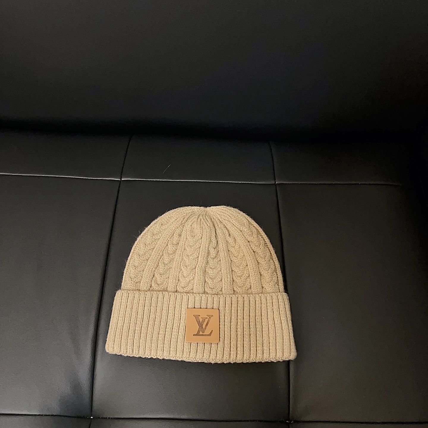 💛配防尘袋。【lv 路易威登】2025新款大牌麻花针织毛线帽，男女款～时尚简约#保暖款