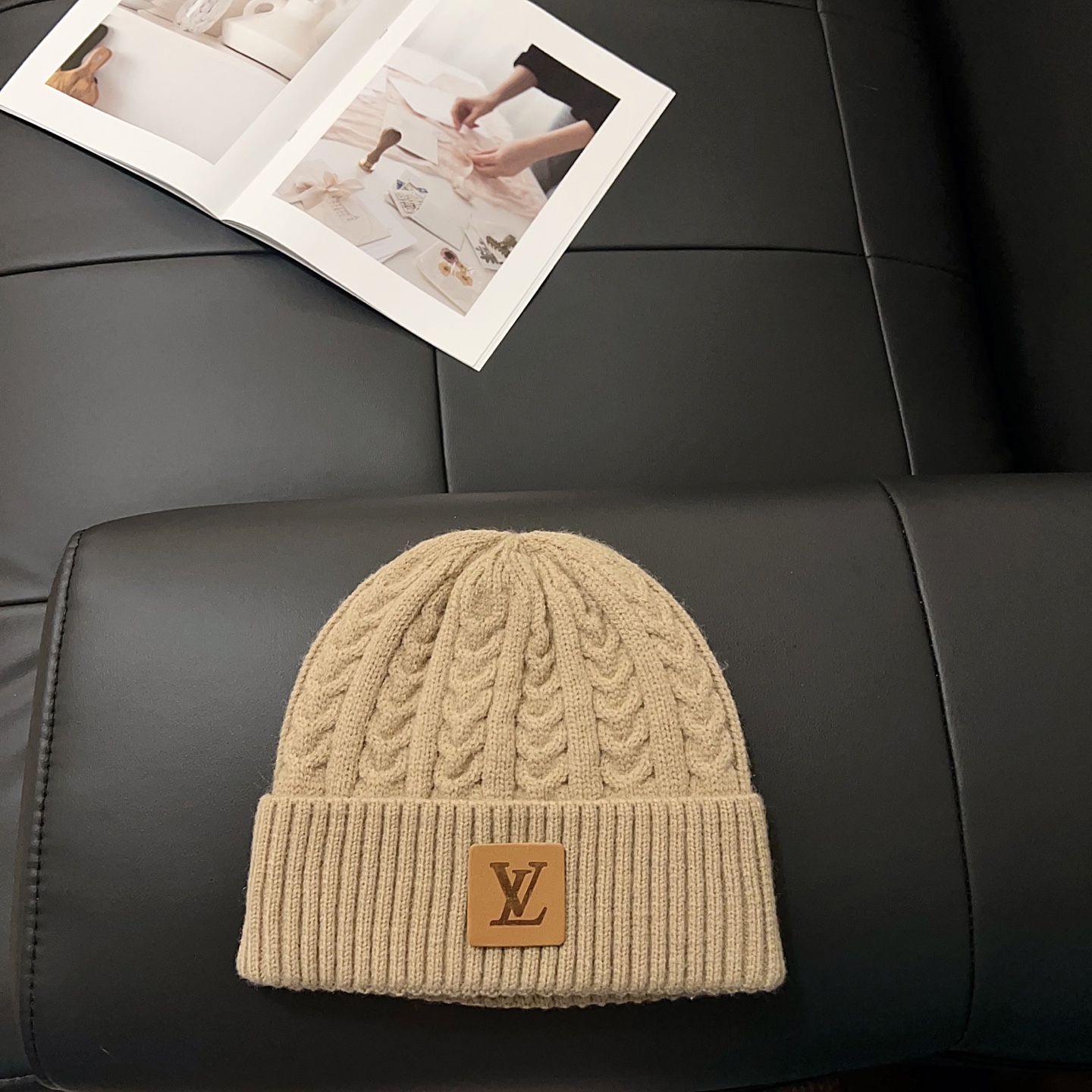 💛配防尘袋。【lv 路易威登】2025新款大牌麻花针织毛线帽，男女款～时尚简约#保暖款