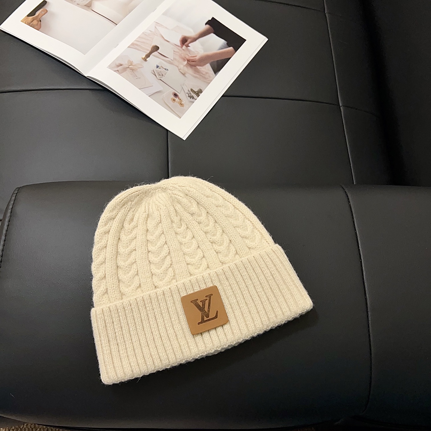 💛配防尘袋。【lv 路易威登】2025新款大牌麻花针织毛线帽，男女款～时尚简约#保暖款