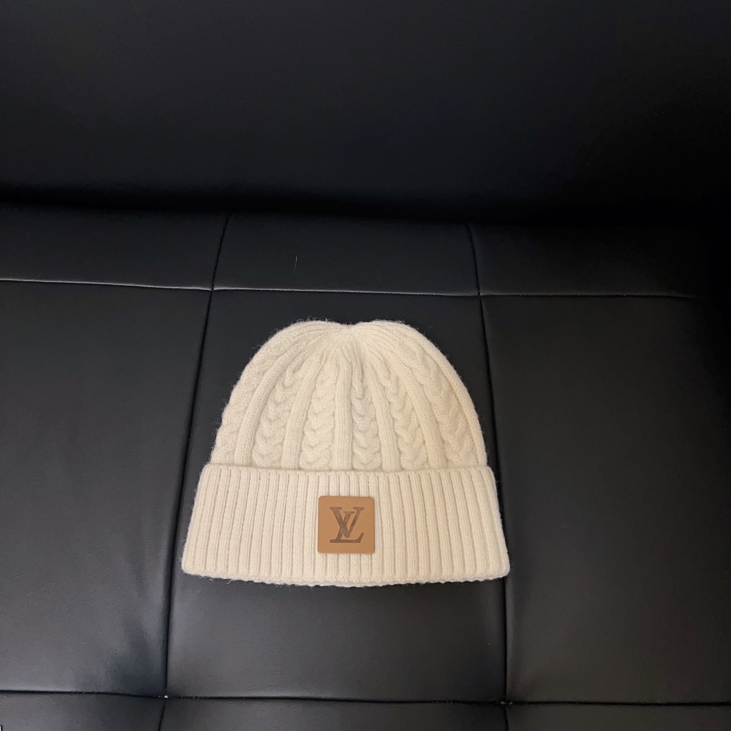 💛配防尘袋。【lv 路易威登】2025新款大牌麻花针织毛线帽，男女款～时尚简约#保暖款