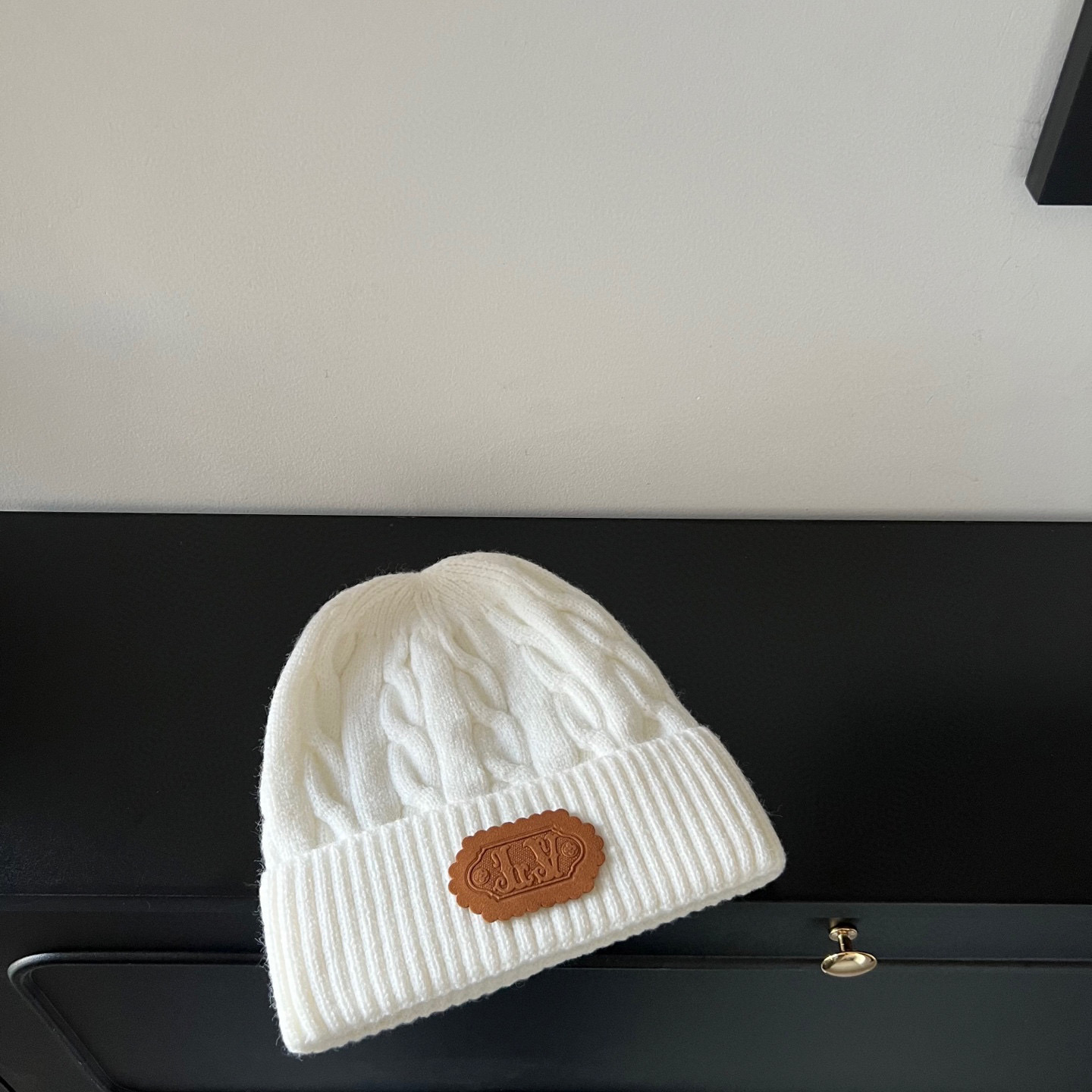 💛配防尘袋。【lv路易威登】2025新款麻花男女精致款针织毛线帽，时尚简约#保暖款