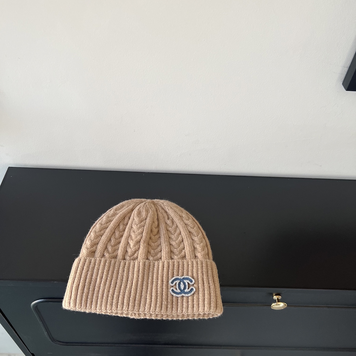 💛配防尘袋。【CHANEL香奈儿】2025新款小香风麻花针织毛线帽，独家新款～韩版针织单品
