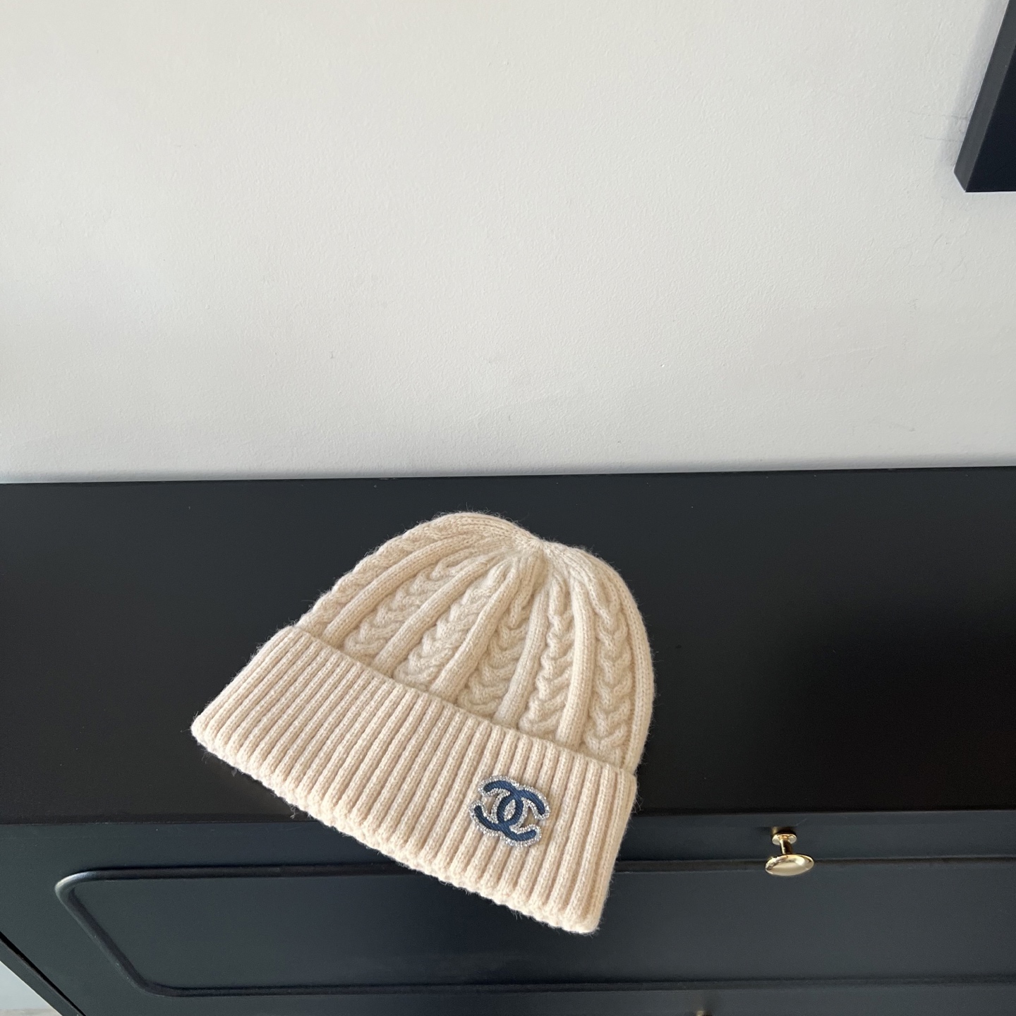 💛配防尘袋。【CHANEL香奈儿】2025新款小香风麻花针织毛线帽，独家新款～韩版针织单品