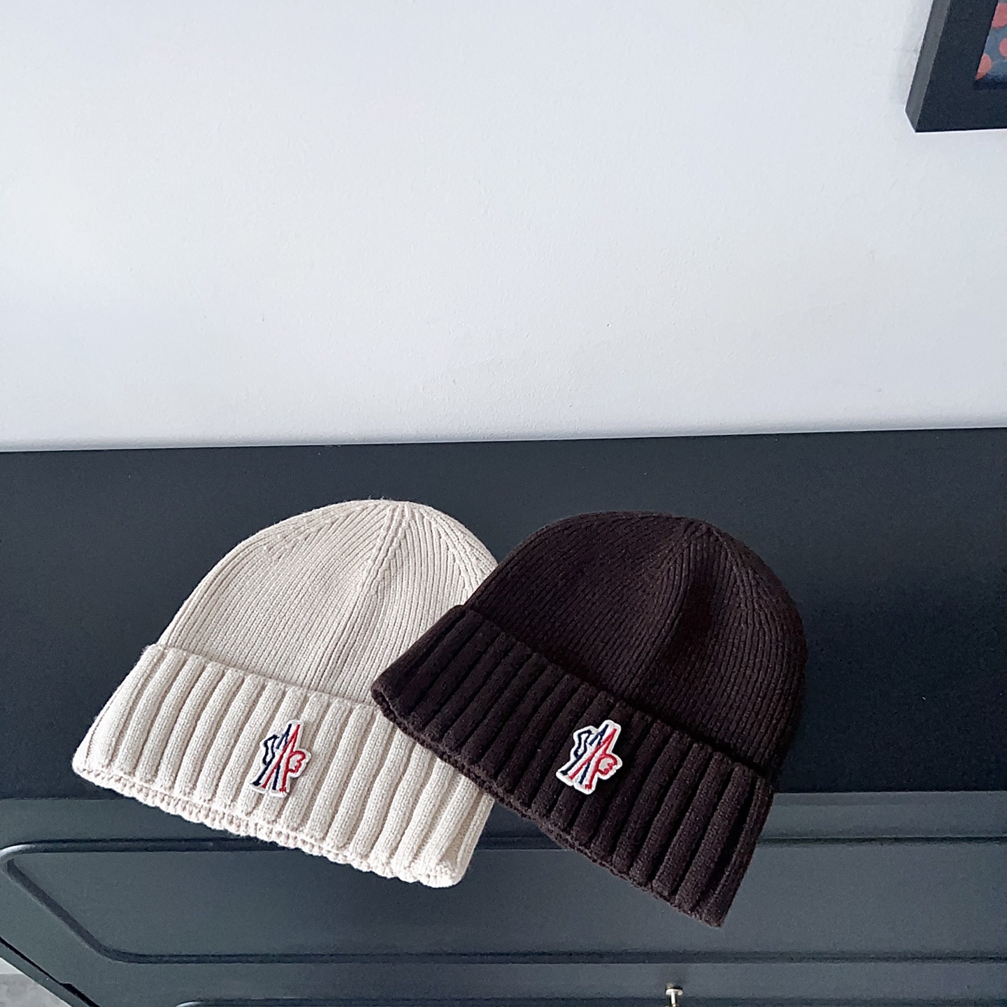 💛配防尘袋。【MONCLER蒙口】2025新款男女款针织毛线帽，独家新款～韩版单品