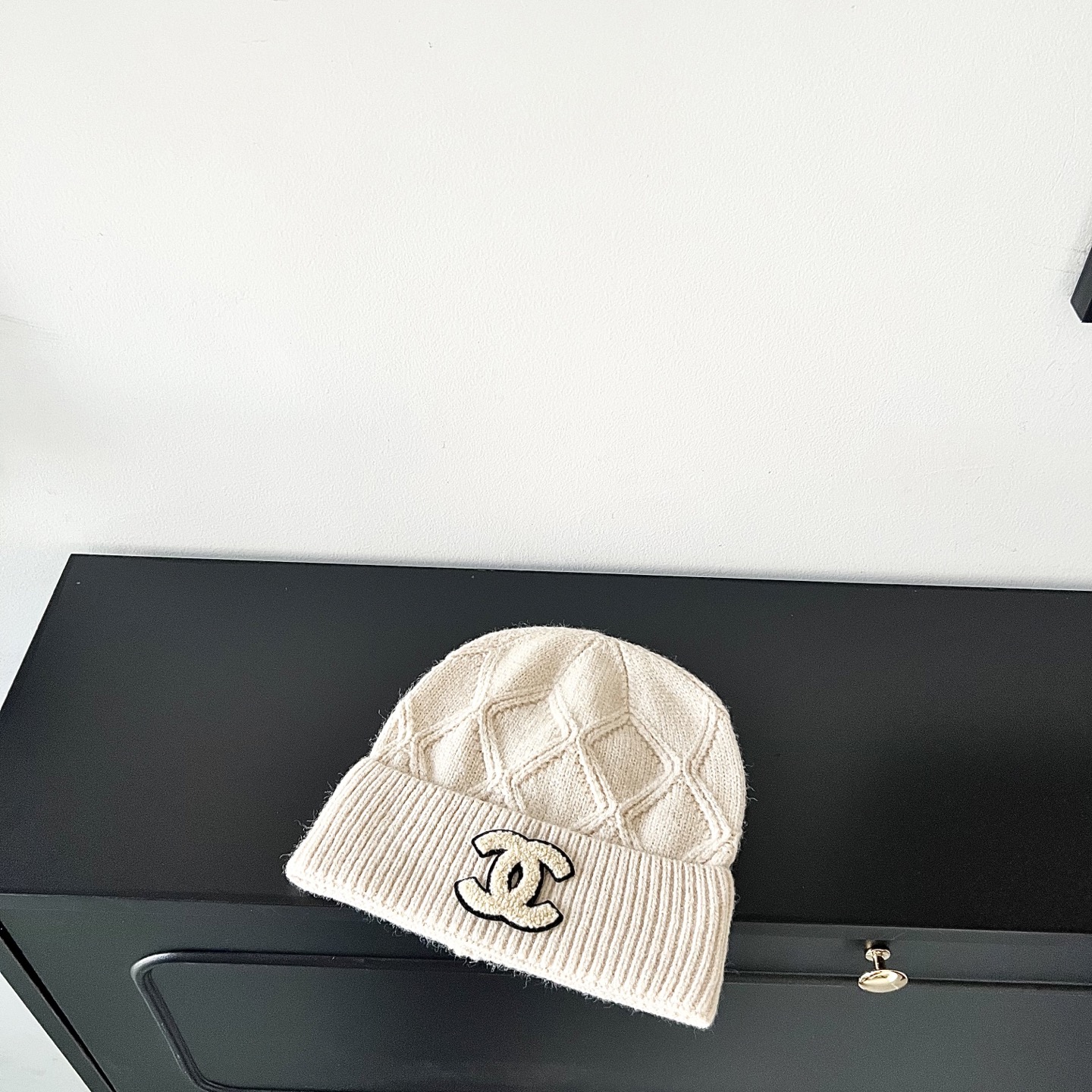 💛配防尘袋。【CHANEL香奈儿】2025新款男女款针织毛线帽，独家新款～韩版单品