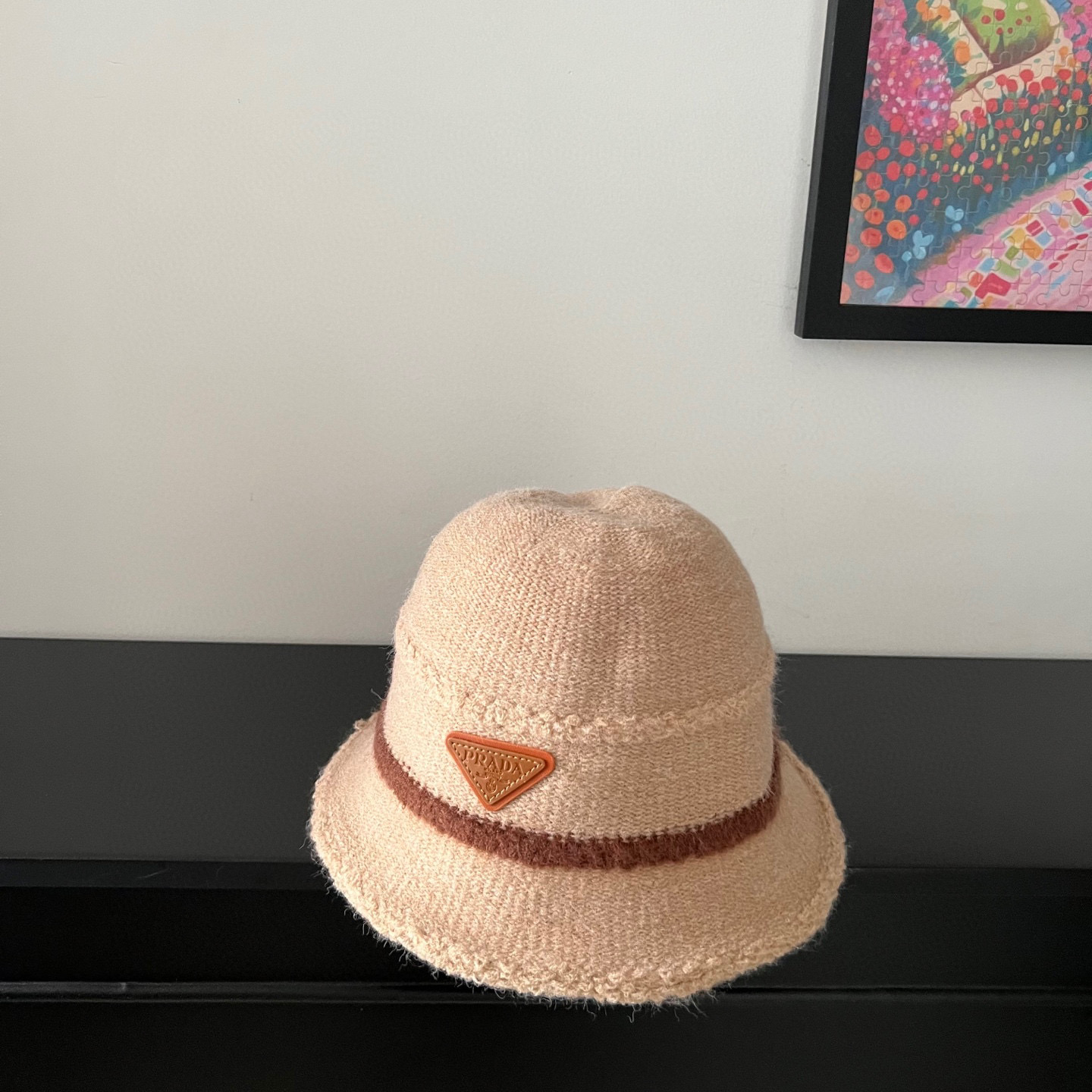 NO:365246,Special dust bag [PRADA] 2025 autumn and winter new cashmere color-blocking soft fisherman hat Unique design ~ retro literary hat Fisherman hat Baseball hat Knitted hat, hat, prada, prada, espadrilles, hats特配防尘袋【PRADA普拉达】2025秋冬新款羊绒拼色柔软款渔夫帽 独特设计～复古文艺的一款帽子渔夫帽棒球帽针织帽,帽子,prada,prada,espadrilles,hats,hat